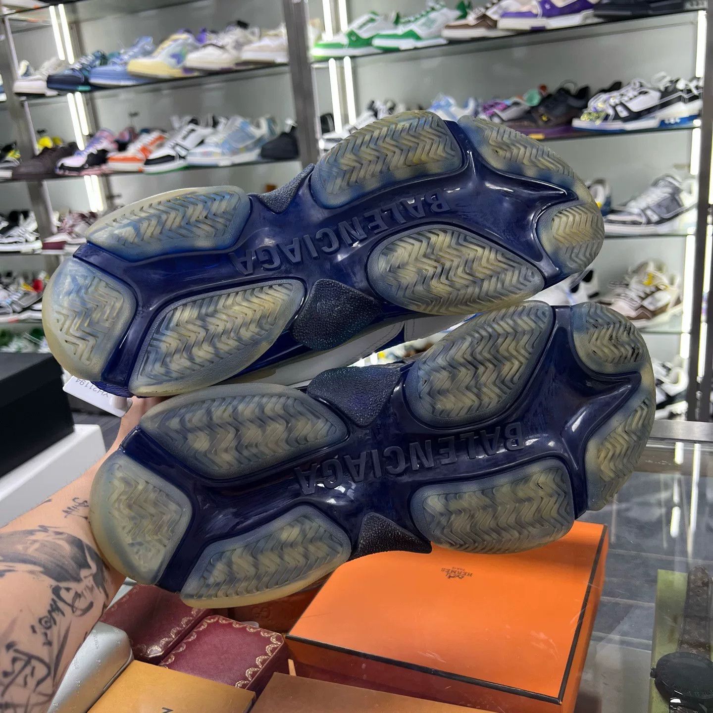Balenciaga balenciaga triple s low-top dad sneakers Size US 10 / EU 43 - 6 Thumbnail