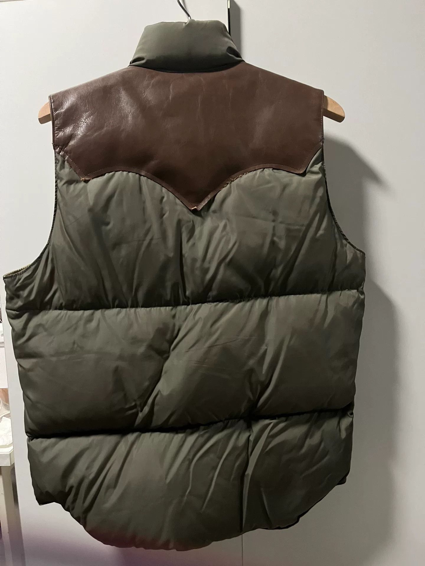 Rocky Mountain Featherbed rocky mountain down vest with leather details Size US M / EU 48-50 / 2 - 3 Thumbnail