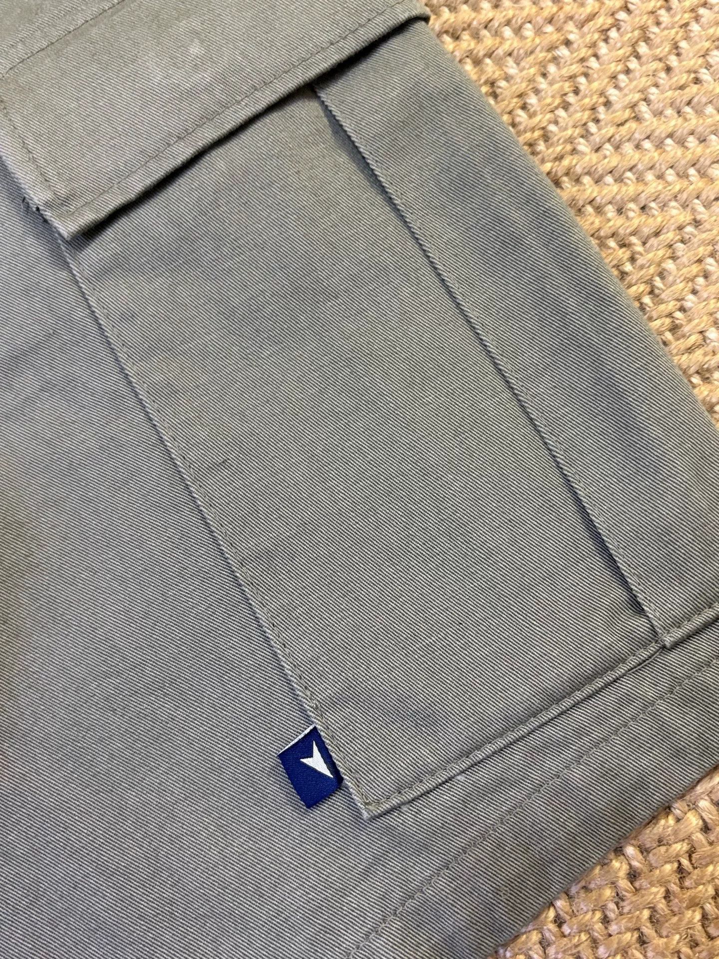 Descendant Descendant DWU Cargo Shorts in Excellent Condition Size US 31 - 5 Thumbnail