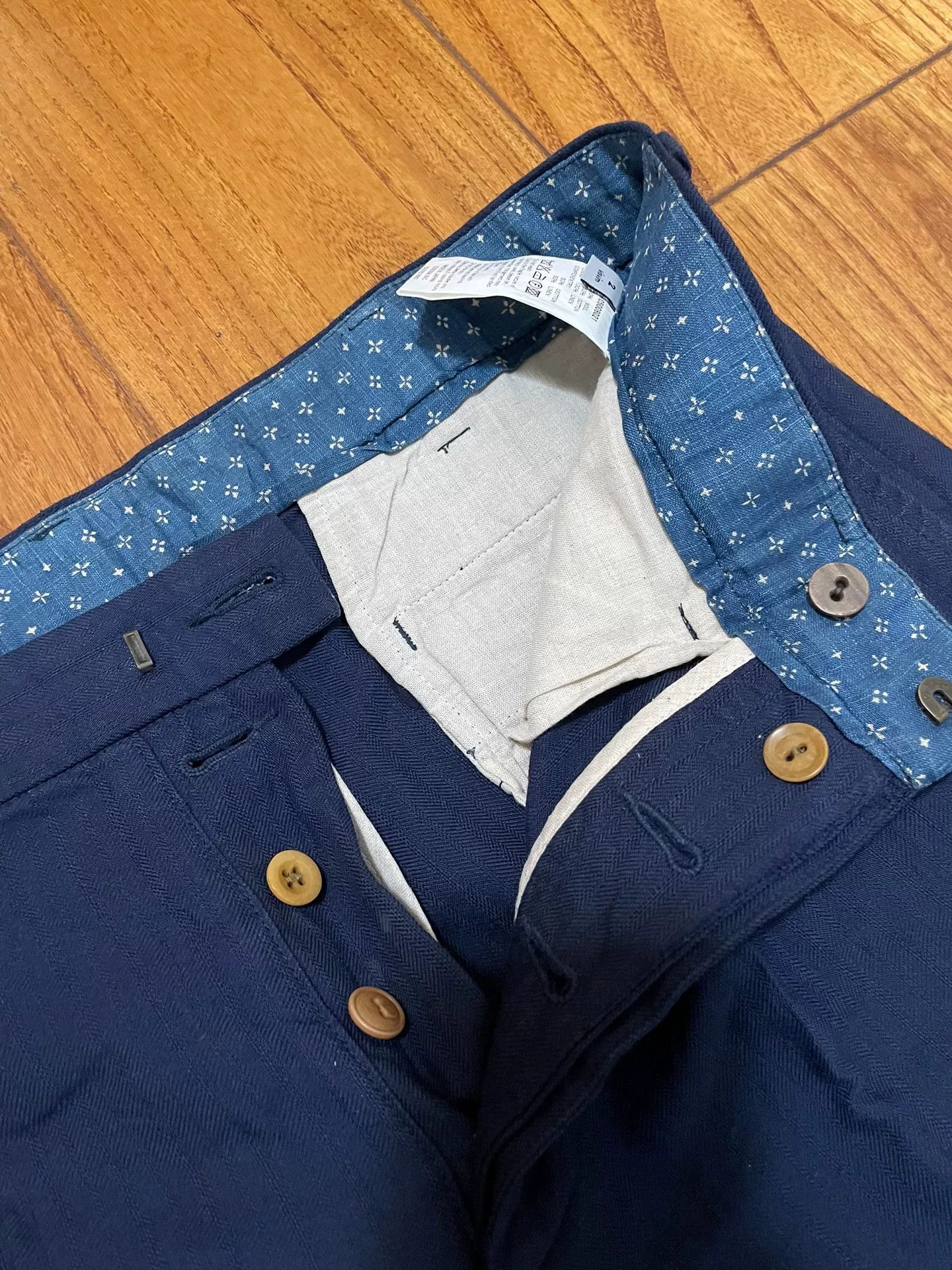 visvim high-water pleat pants in navy