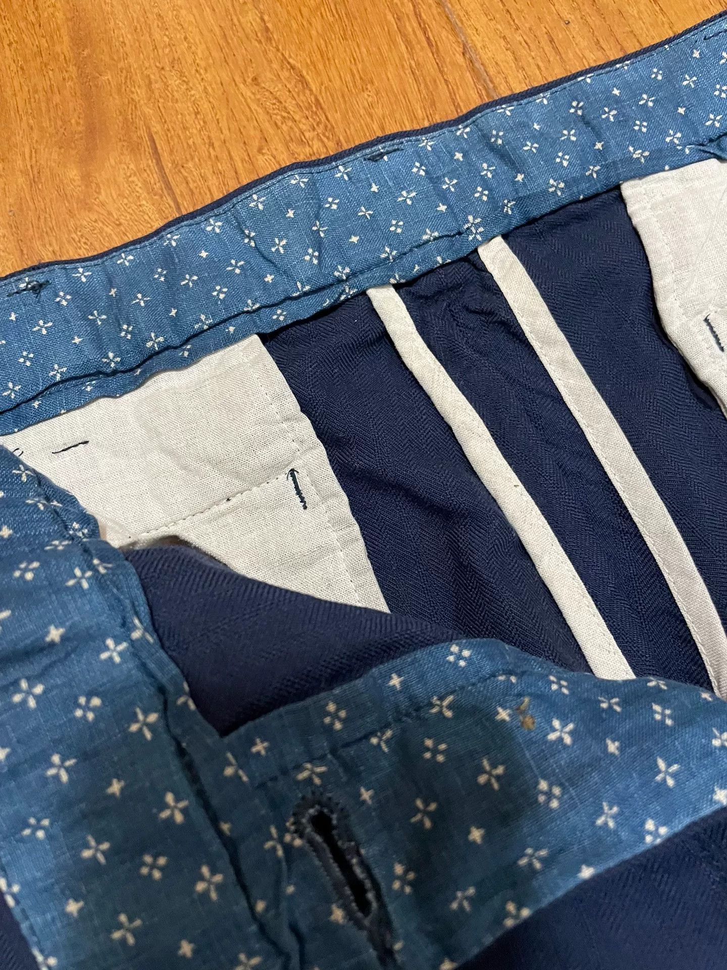 visvim high-water pleat pants in navy