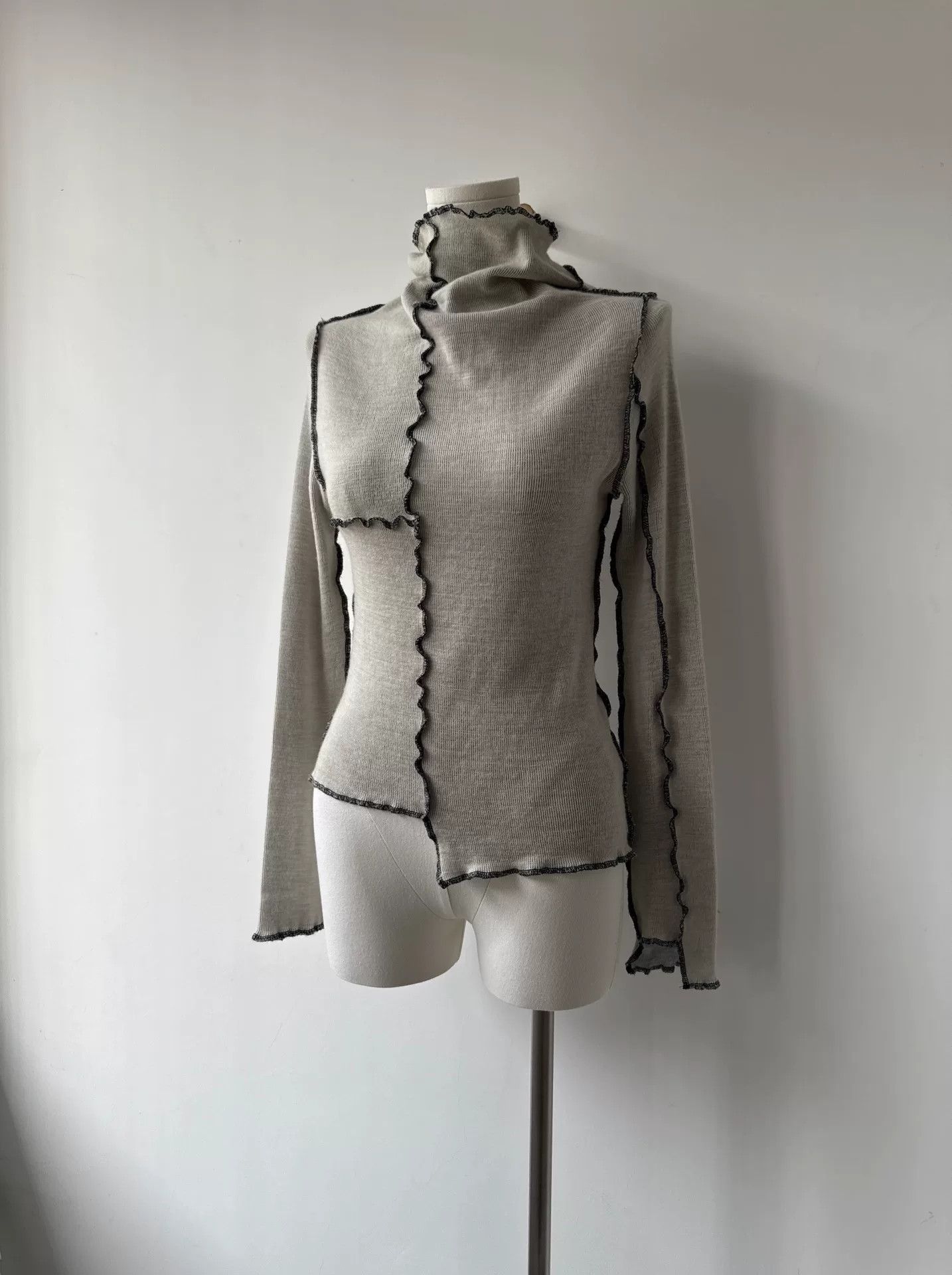 Y's unique wool turtleneck with asymmetrical stitching Size S / US 4 / IT 40 - 3 Thumbnail