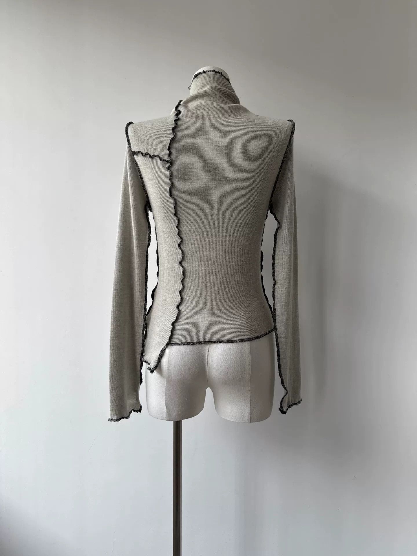Y's unique wool turtleneck with asymmetrical stitching Size S / US 4 / IT 40 - 5 Thumbnail