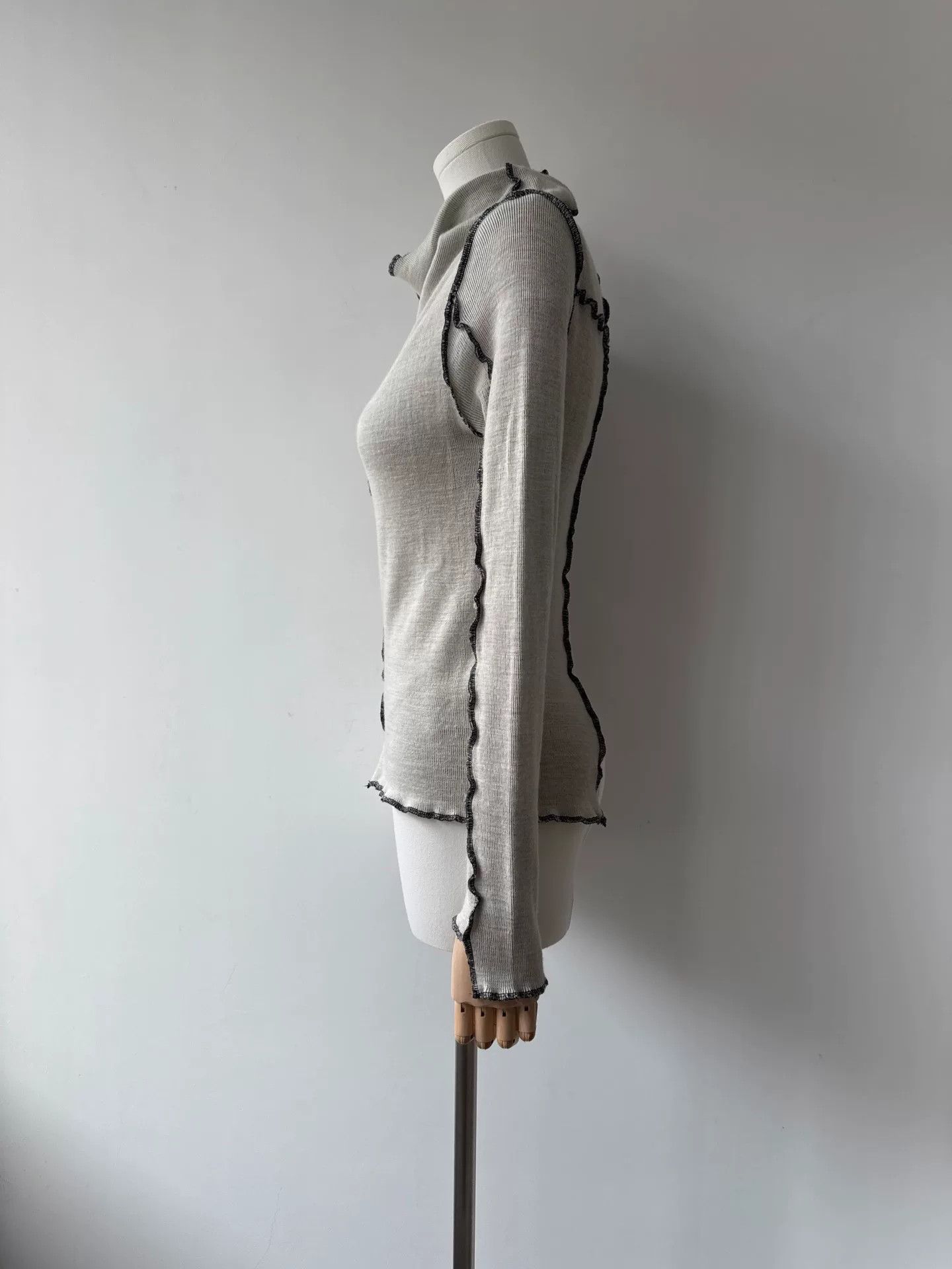 Y's unique wool turtleneck with asymmetrical stitching Size S / US 4 / IT 40 - 6 Thumbnail