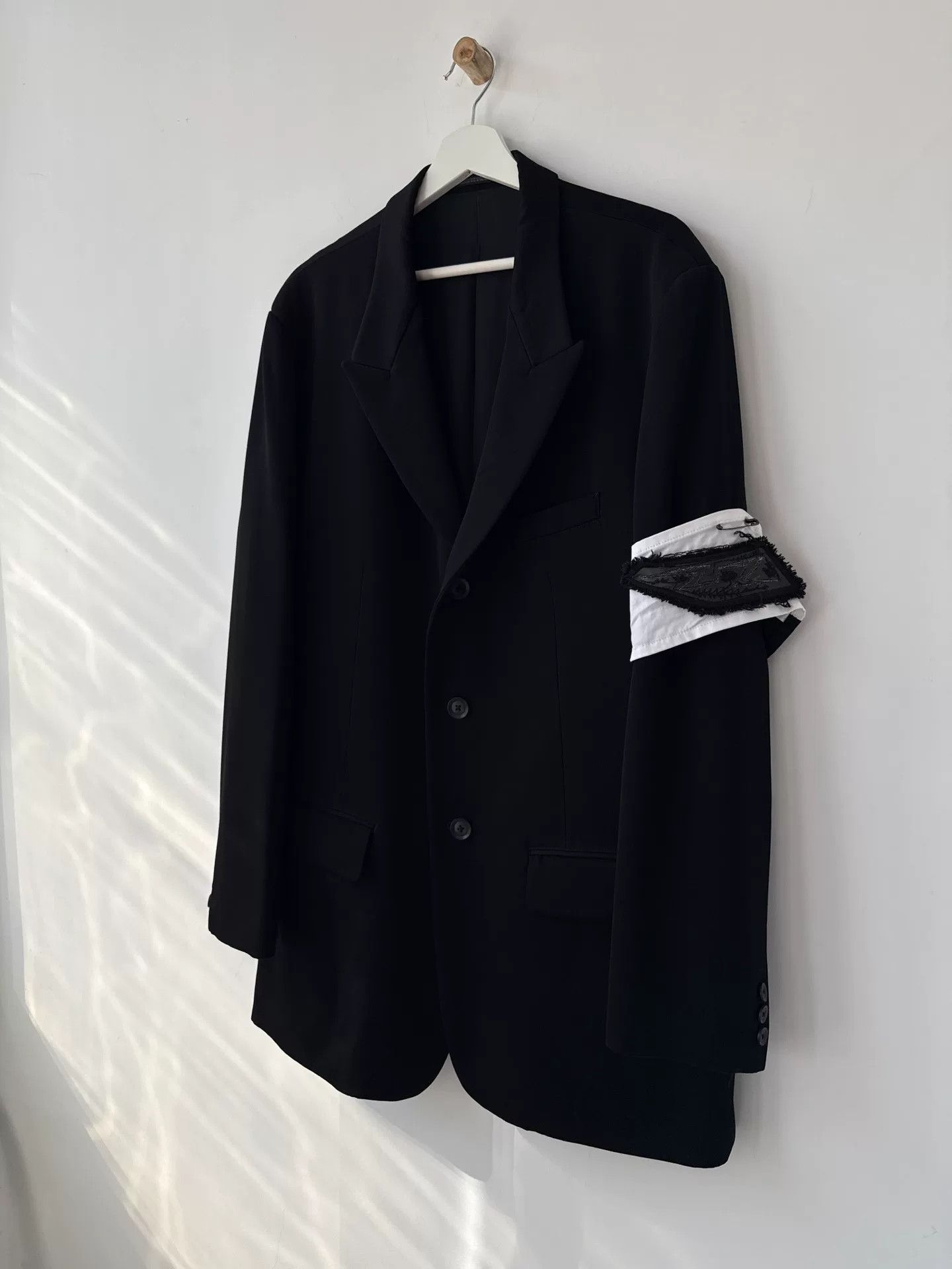 Yohji Yamamoto black wool suit jacket with white detail Size US M / EU 48-50 / 2 - 3 Thumbnail