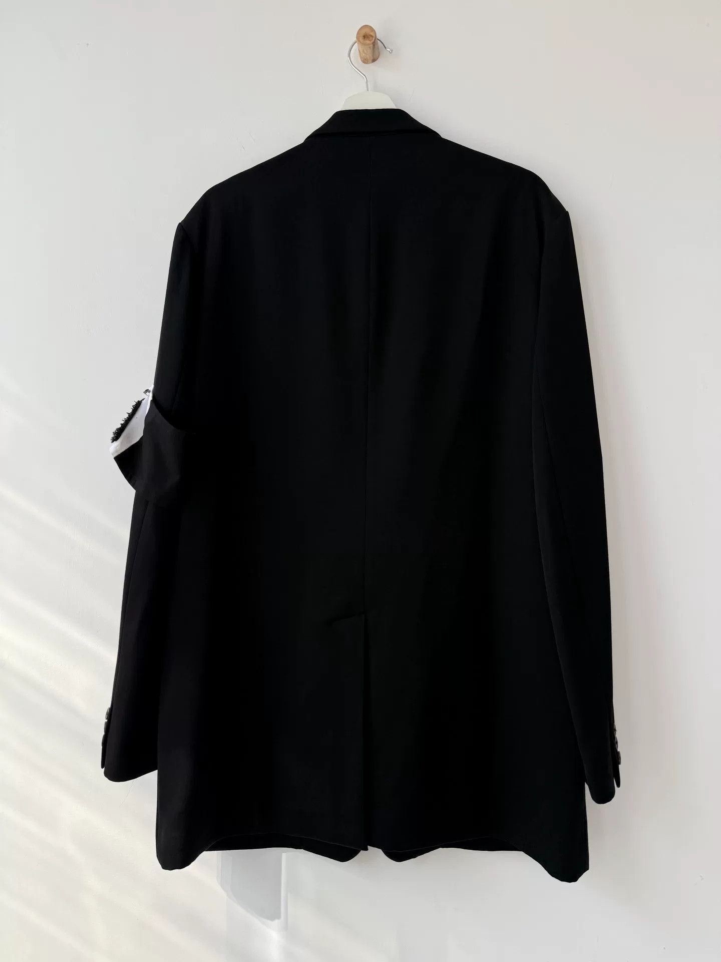 Yohji Yamamoto black wool suit jacket with white detail Size US M / EU 48-50 / 2 - 6 Thumbnail