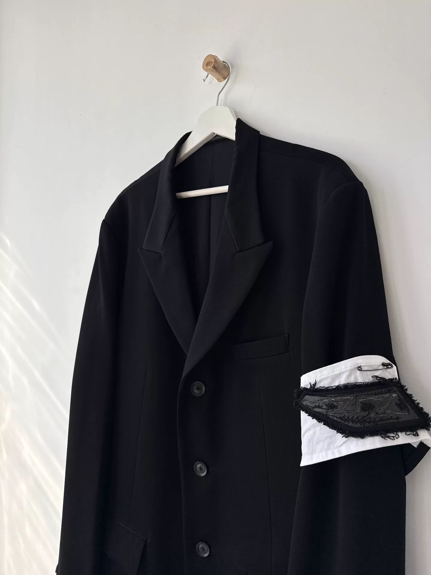 Yohji Yamamoto black wool suit jacket with white detail Size US M / EU 48-50 / 2 - 5 Thumbnail