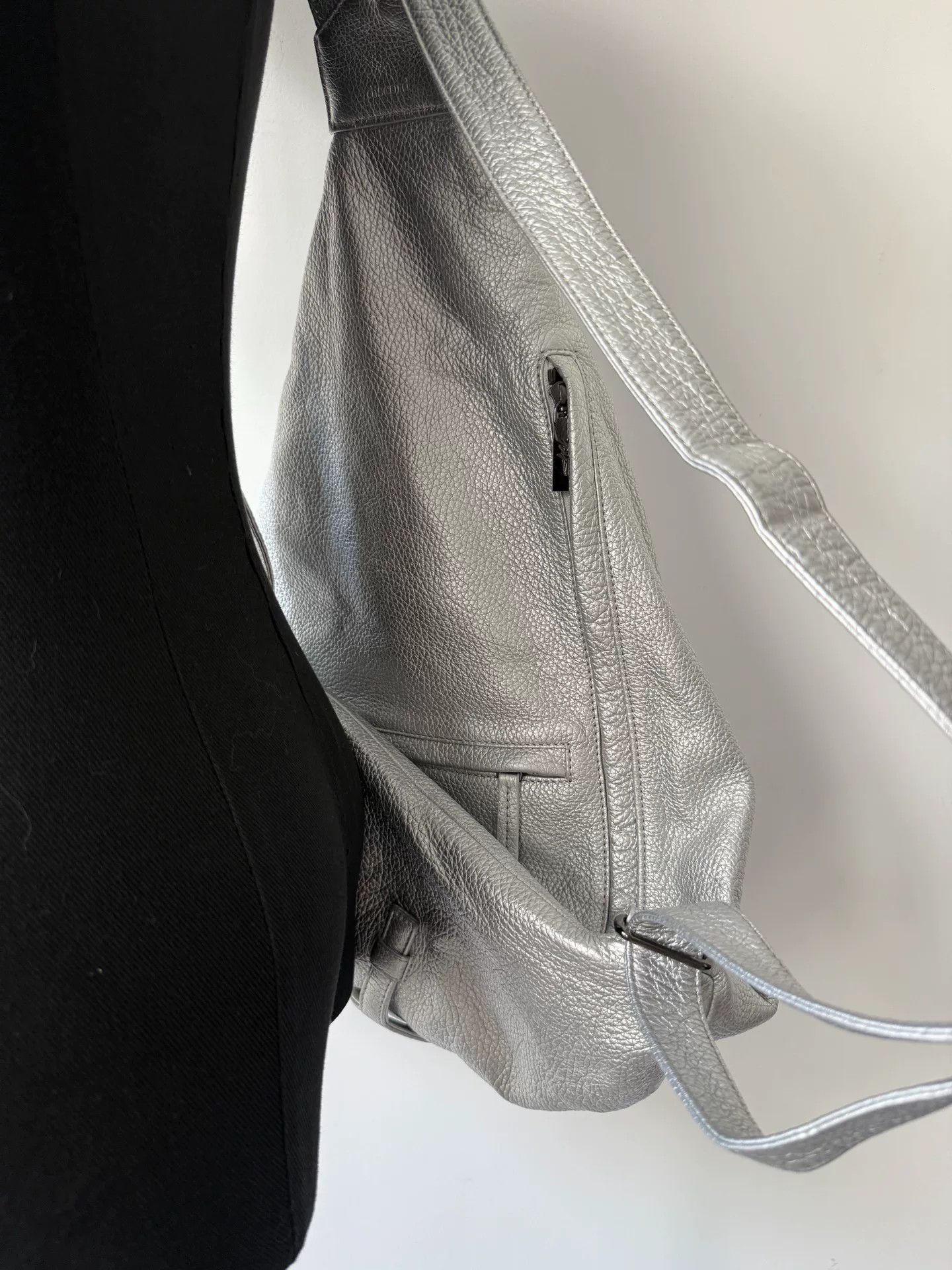 Yohji Yamamoto Yohji Yamamoto Silver Leather Backpack Size ONE SIZE - 4 Thumbnail