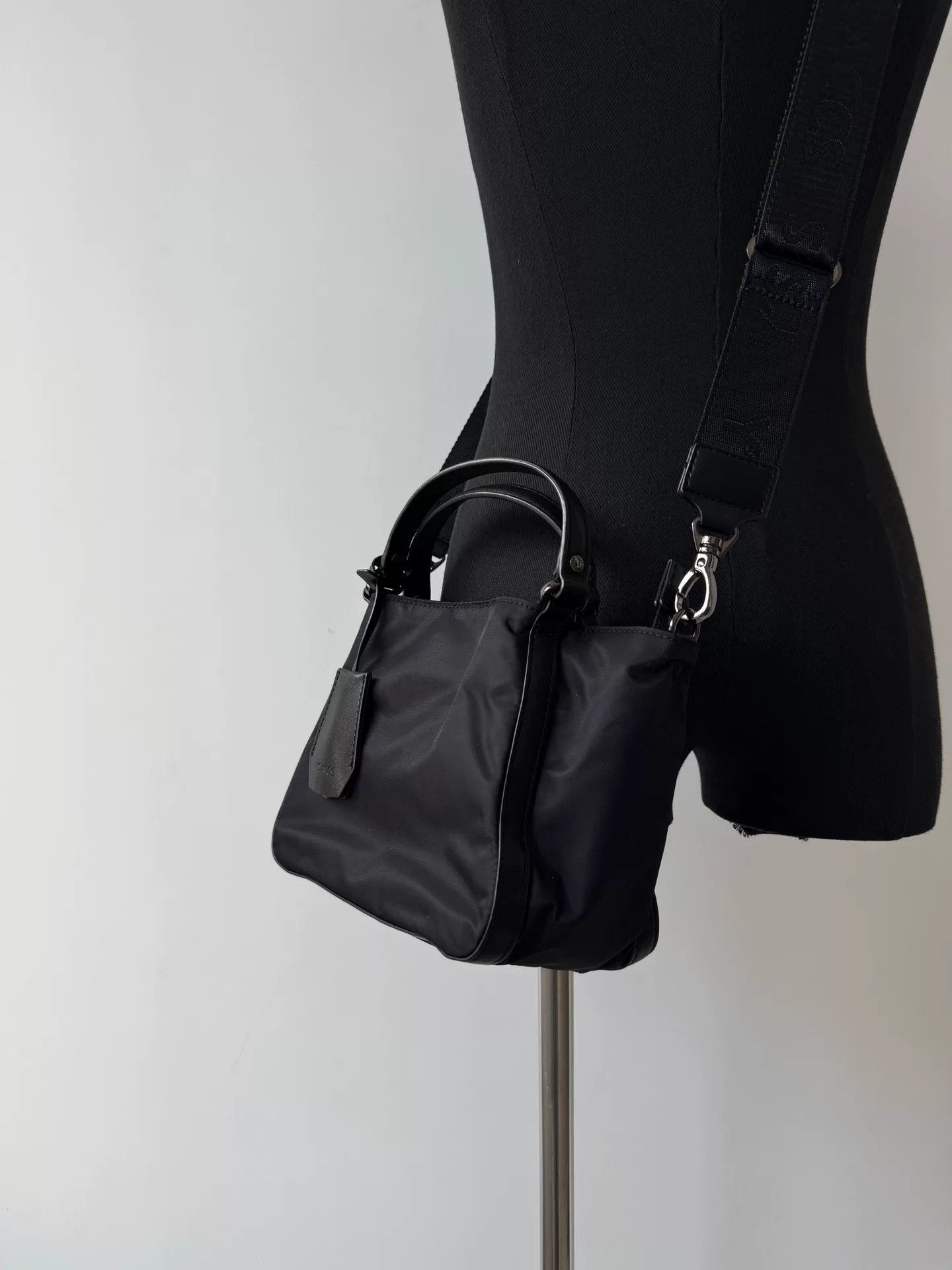 Yohji Yamamoto Yohji Yamamoto Waterproof Shoulder Bag Size ONE SIZE - 3 Thumbnail