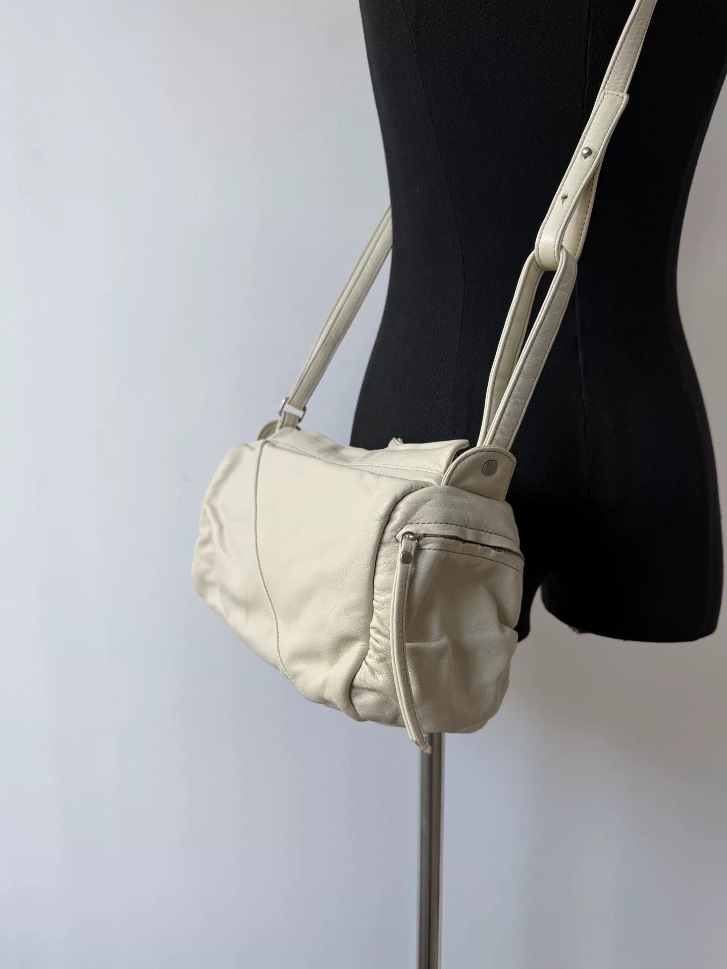 Yohji Yamamoto minimalist ivory crossbody bag by yohji yamamoto Size ONE SIZE - 3 Thumbnail