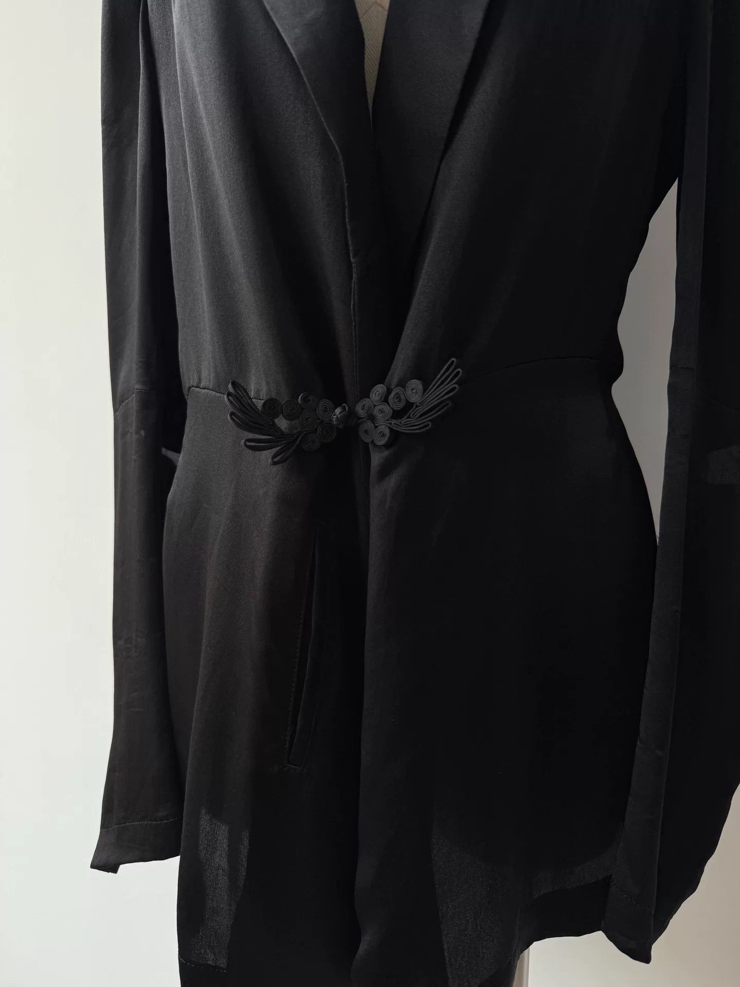 Yohji Yamamoto black silk blazer with belt detail Size M / US 6-8 / IT 42-44 - 2 Thumbnail