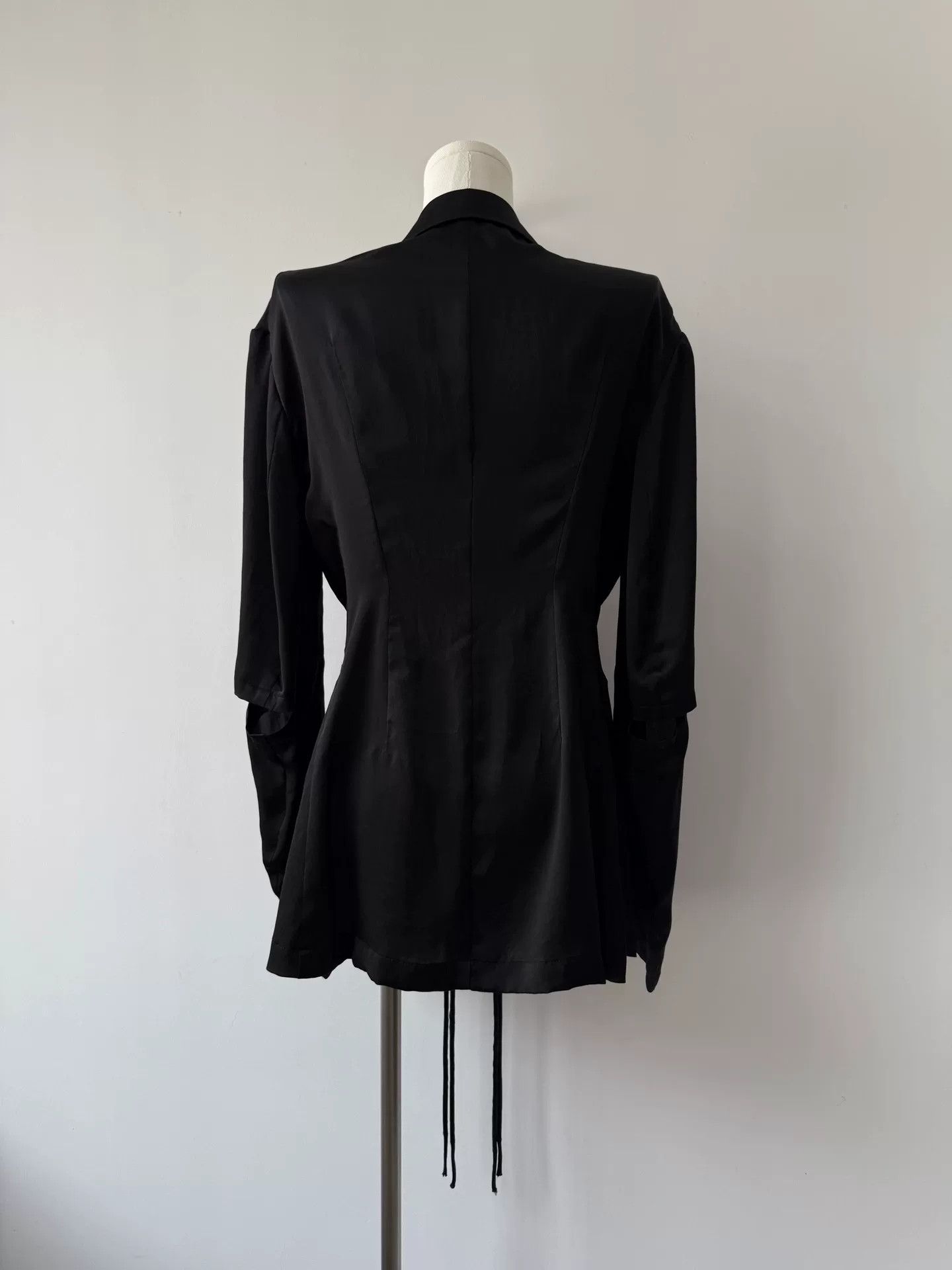 Yohji Yamamoto black silk blazer with belt detail Size M / US 6-8 / IT 42-44 - 6 Thumbnail