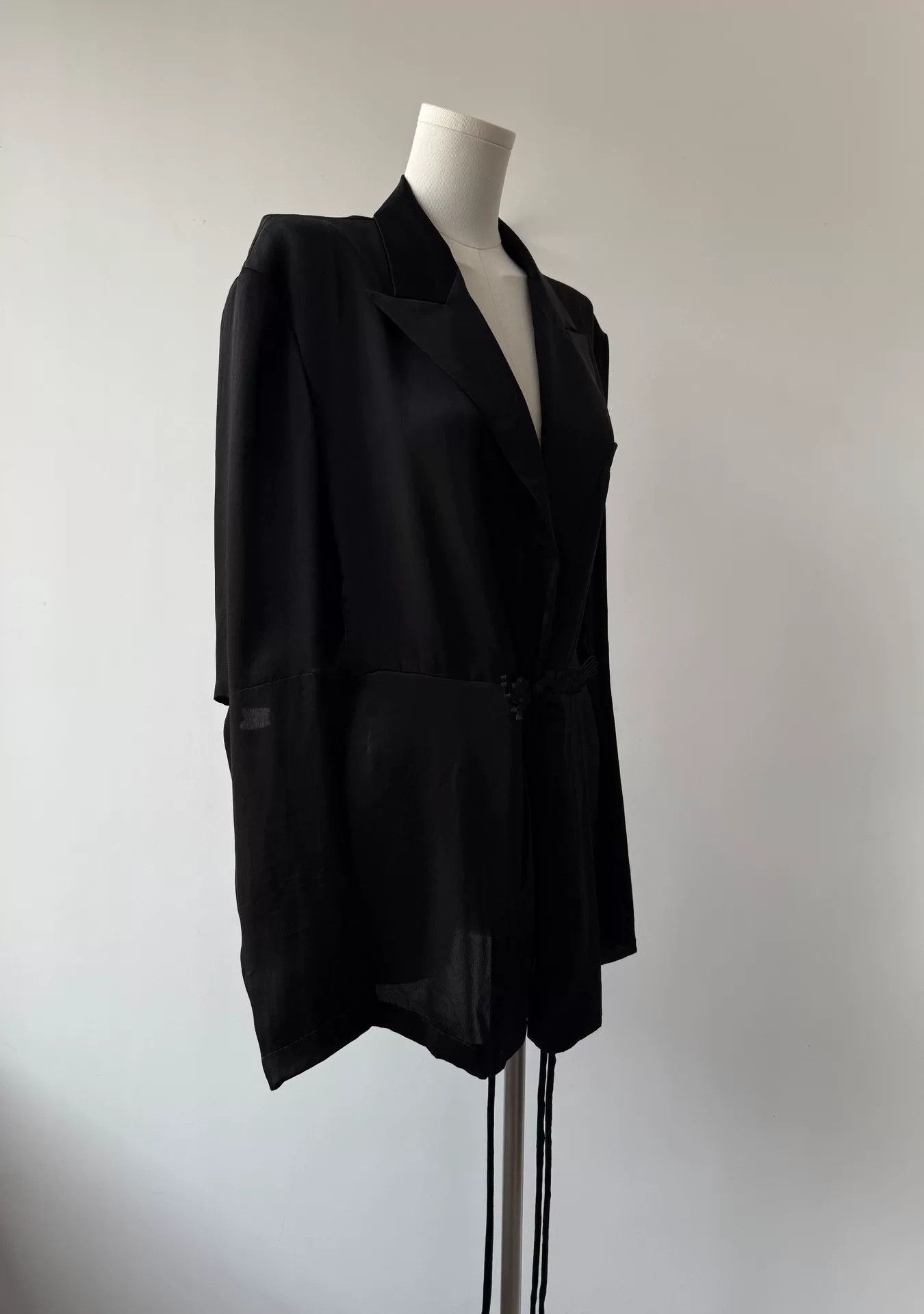 Yohji Yamamoto black silk blazer with belt detail Size M / US 6-8 / IT 42-44 - 4 Thumbnail