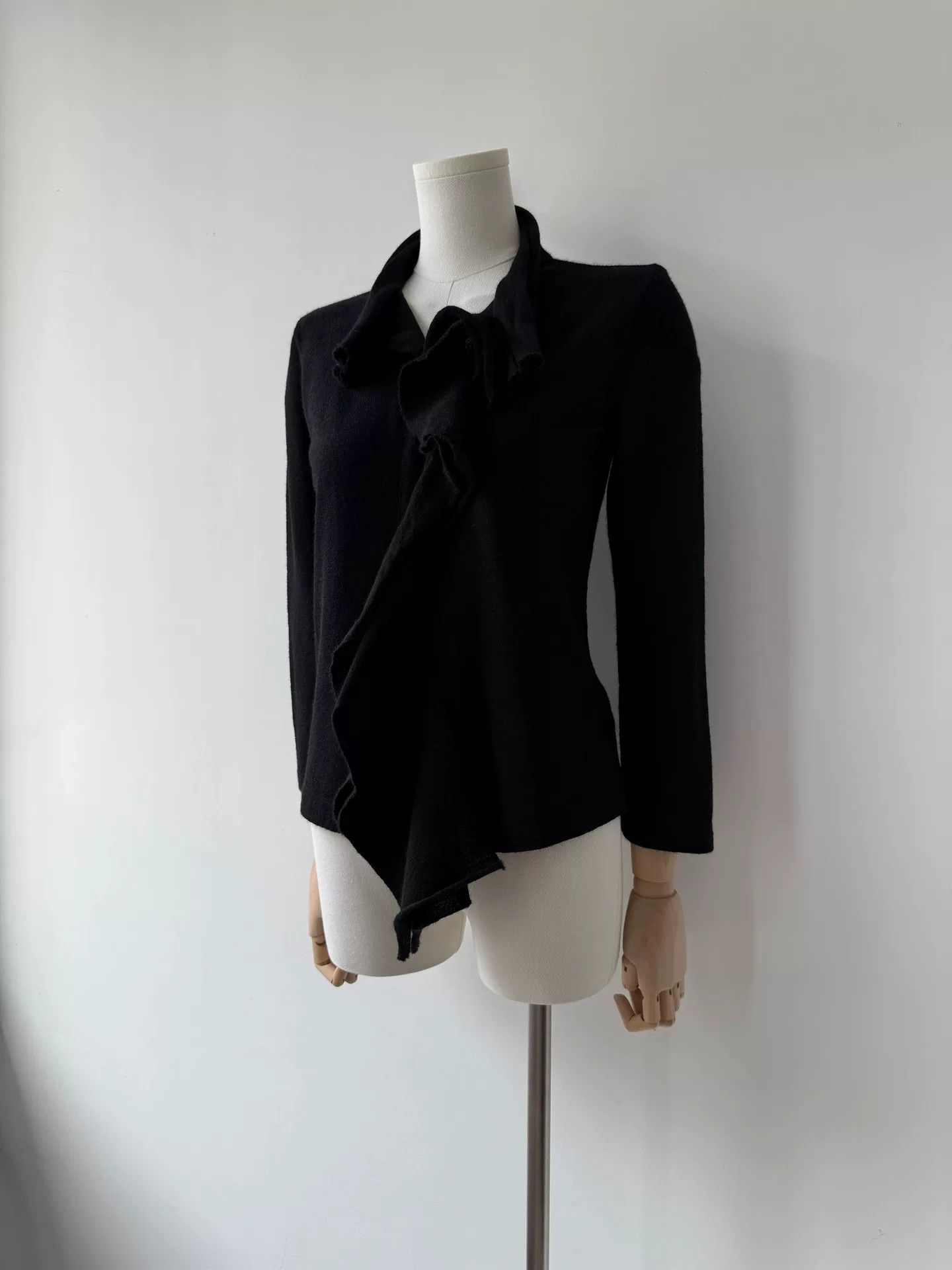 Yohji Yamamoto black wool oversized ruffled coat Size M / US 6-8 / IT 42-44 - 2 Thumbnail