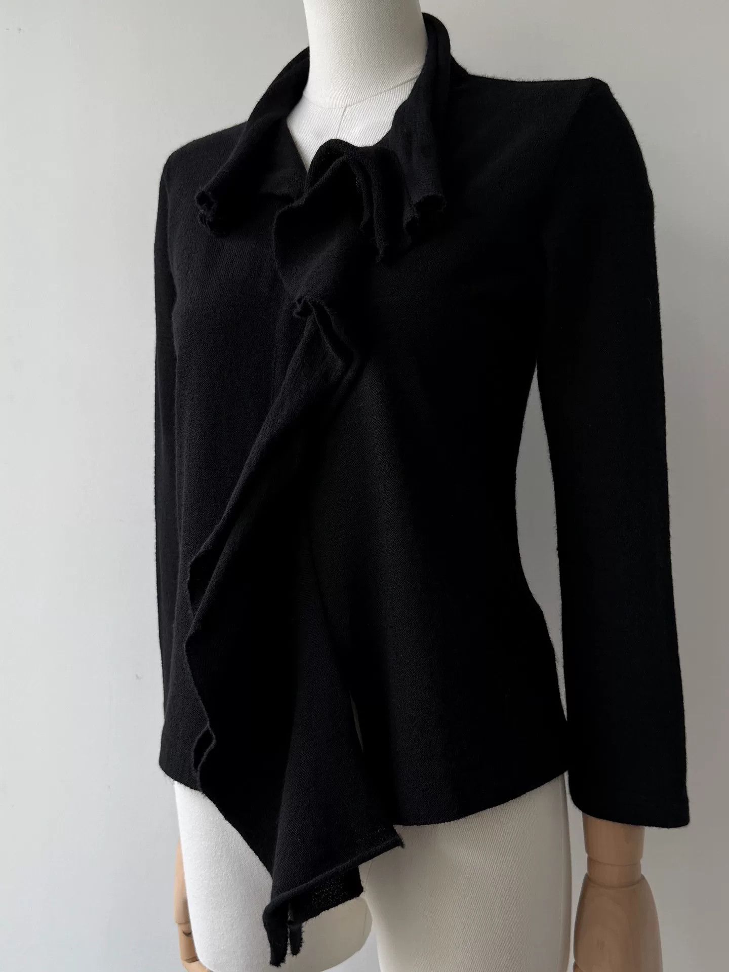 Yohji Yamamoto black wool oversized ruffled coat Size M / US 6-8 / IT 42-44 - 4 Thumbnail
