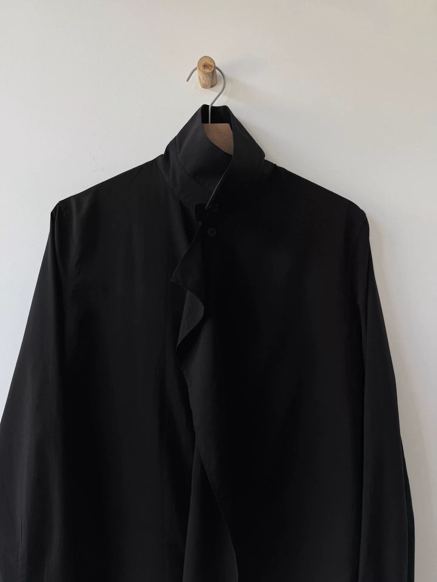 Yohji Yamamoto minimalist black shirt with unique collar Size US M / EU 48-50 / 2 - 3 Thumbnail