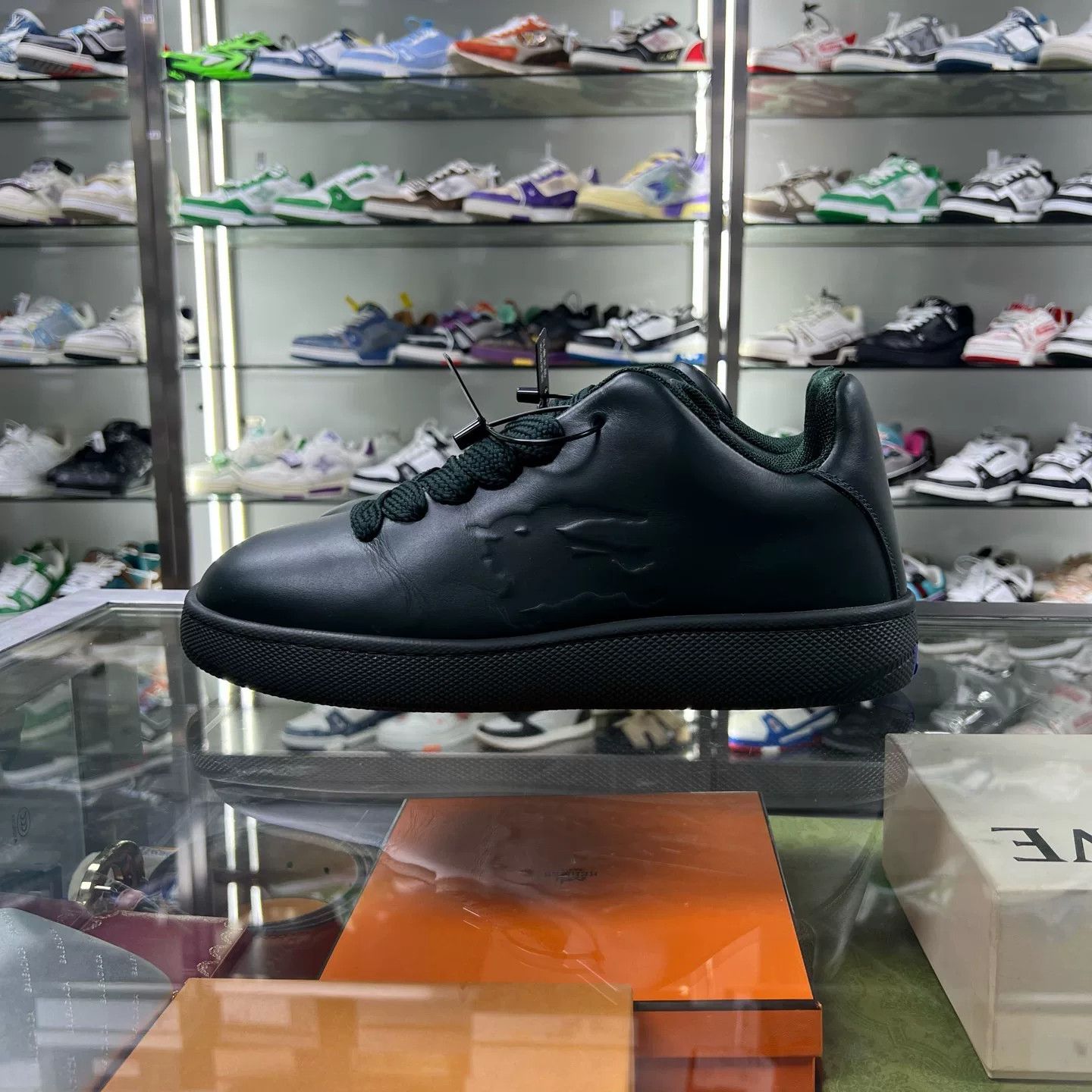 Burberry burberry black leather logo sneakers size 43 Size US 10 / EU 43 - 3 Thumbnail