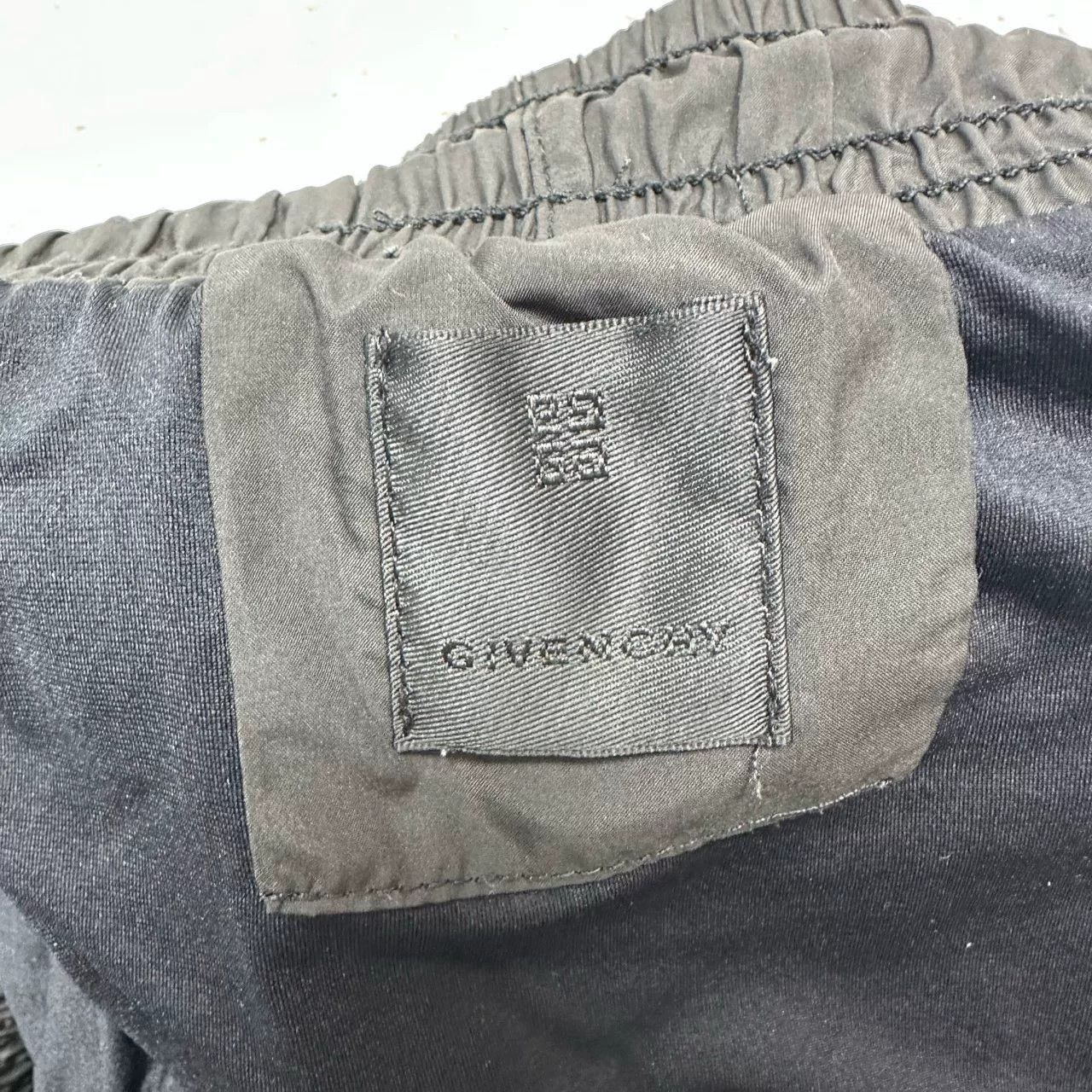 Givenchy Givenchy Black Shorts with Metal Logo Size US 27 - 3 Thumbnail