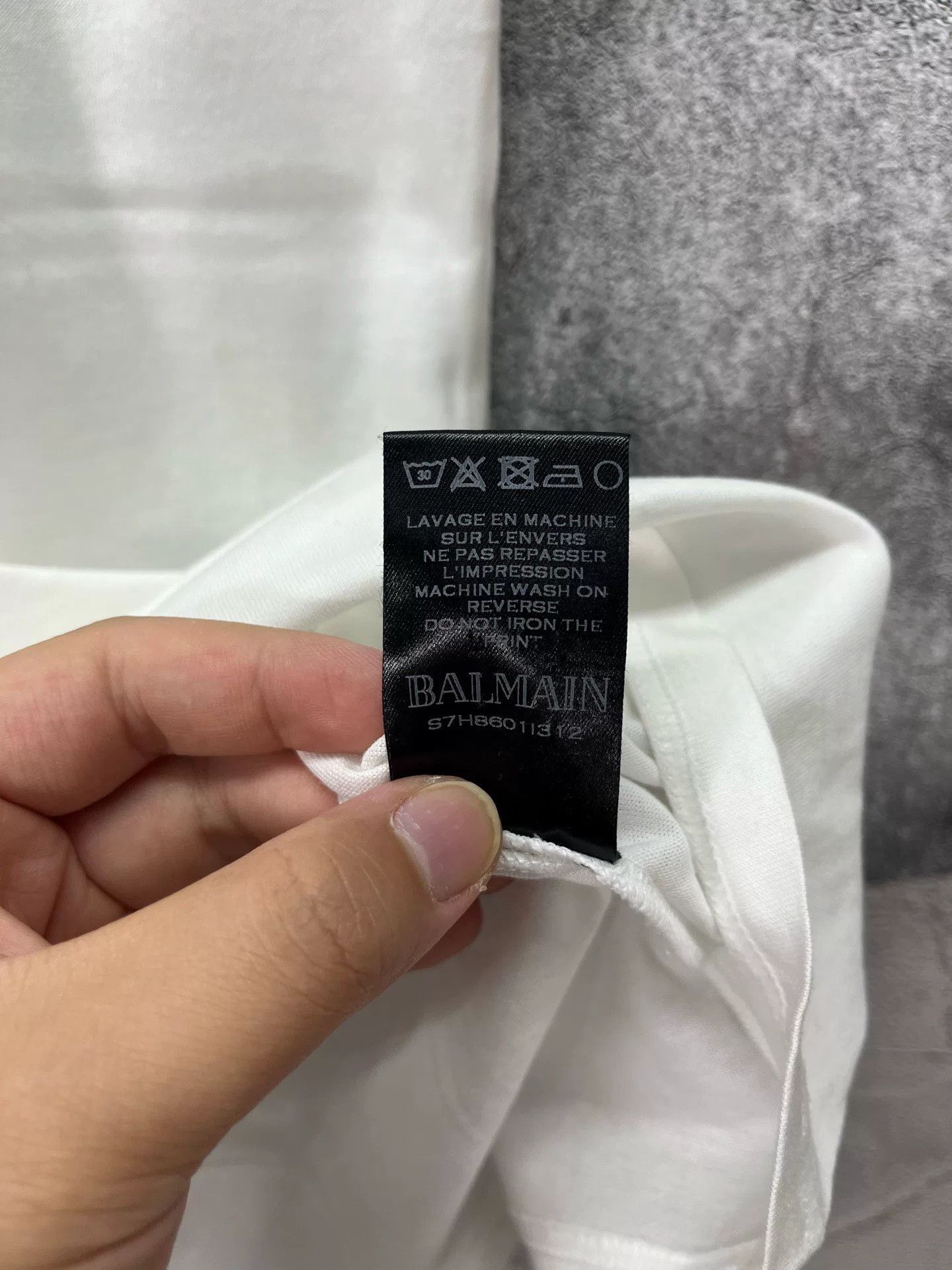 Balmain balmain letter tee size m in excellent condition Size US M / EU 48-50 / 2 - 5 Thumbnail