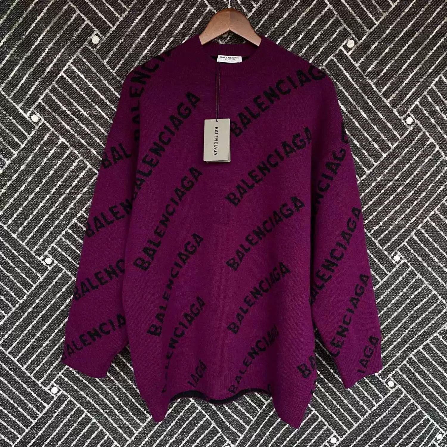 Balenciaga Balenciaga SS22 Purple Logo Print Sweater Size XS / US 0-2 / IT 36-38 - 2 Thumbnail