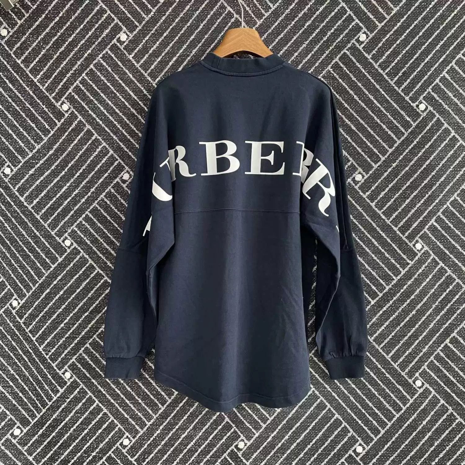 Burberry burberry batwing sleeve long sleeve sweatshirt Size US XS / EU 42 / 0 - 2 Thumbnail