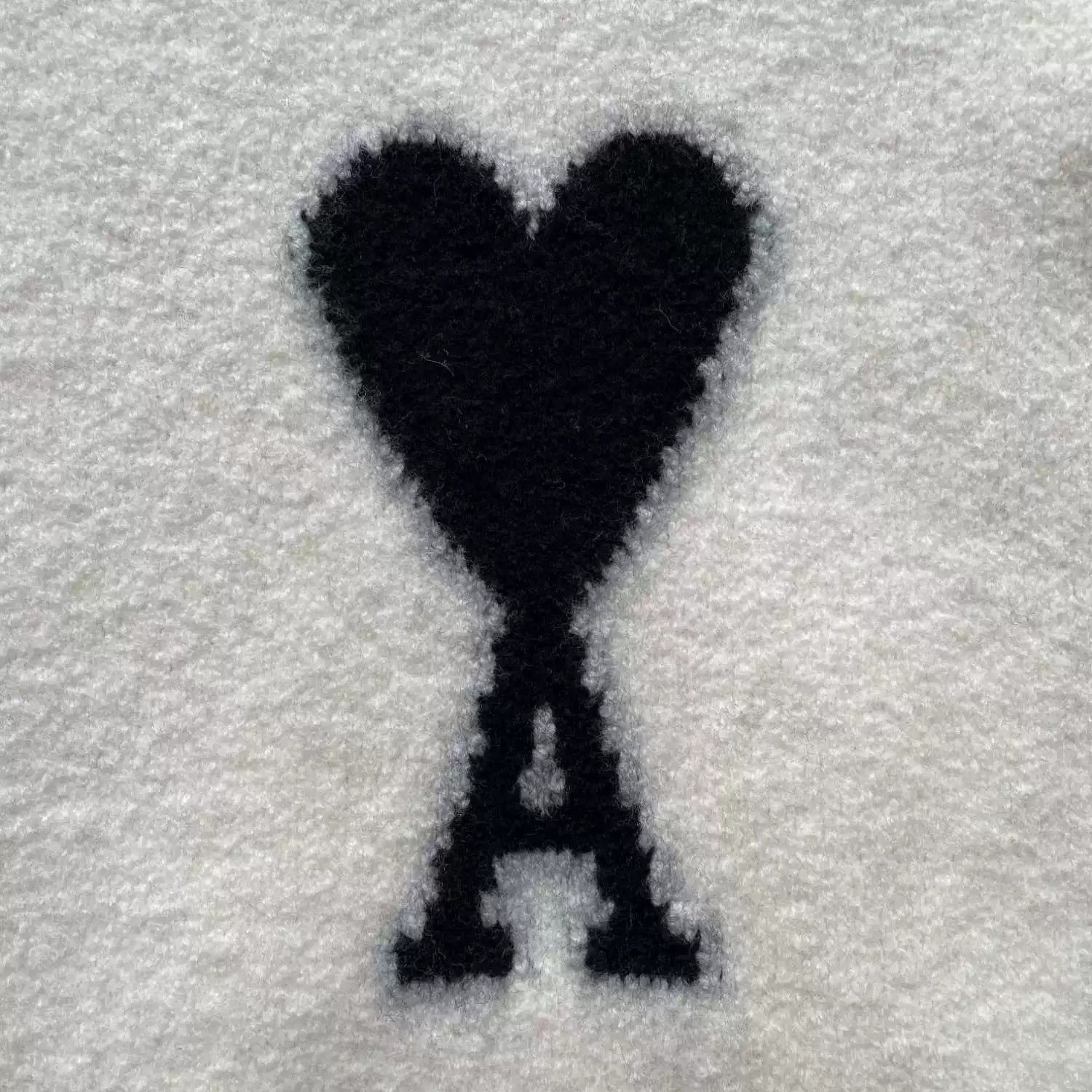 AMI oversized cream sweater with heart logo Size XL / US 12-14 / IT 48-50 - 3 Thumbnail