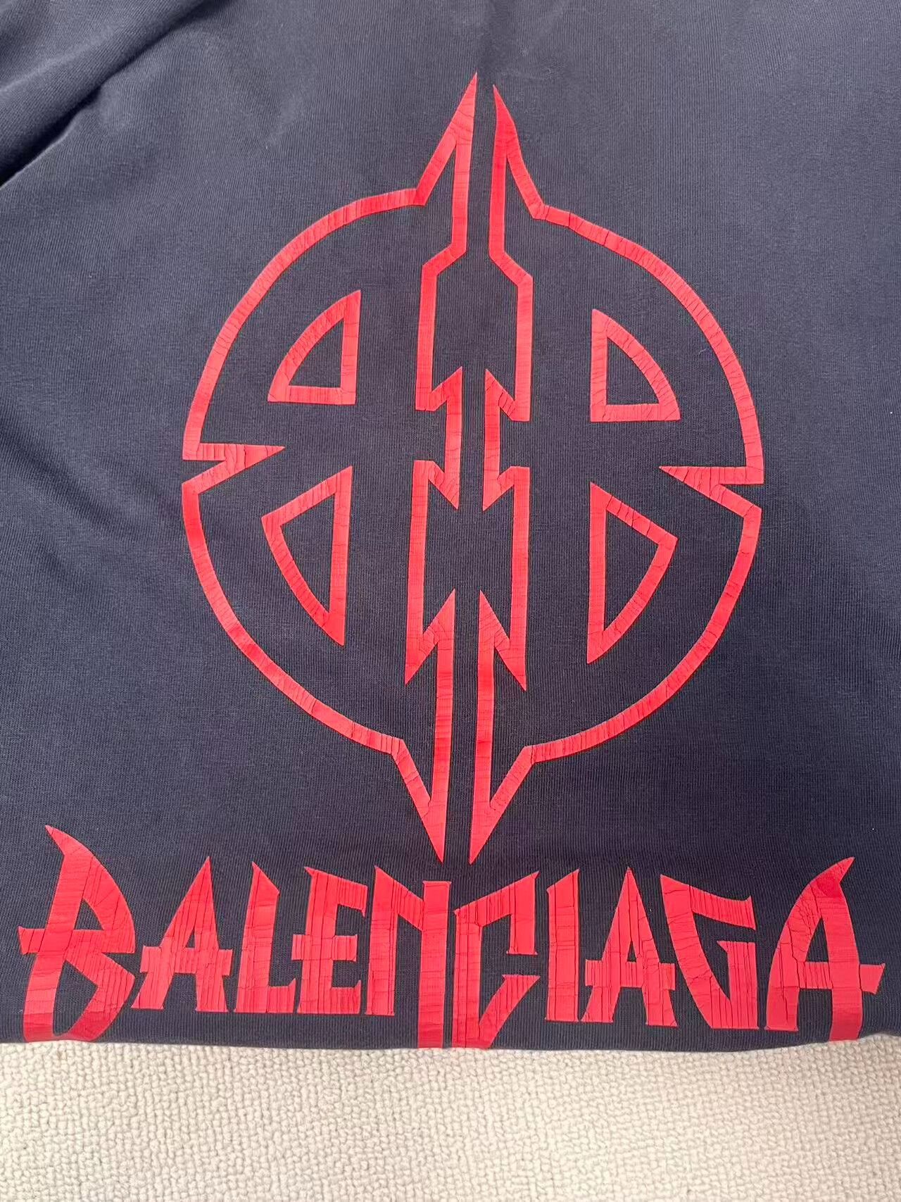 Balenciaga Balenciaga Long Sleeve Graphic Sweatshirt in Gray Size US M / EU 48-50 / 2 - 3 Thumbnail