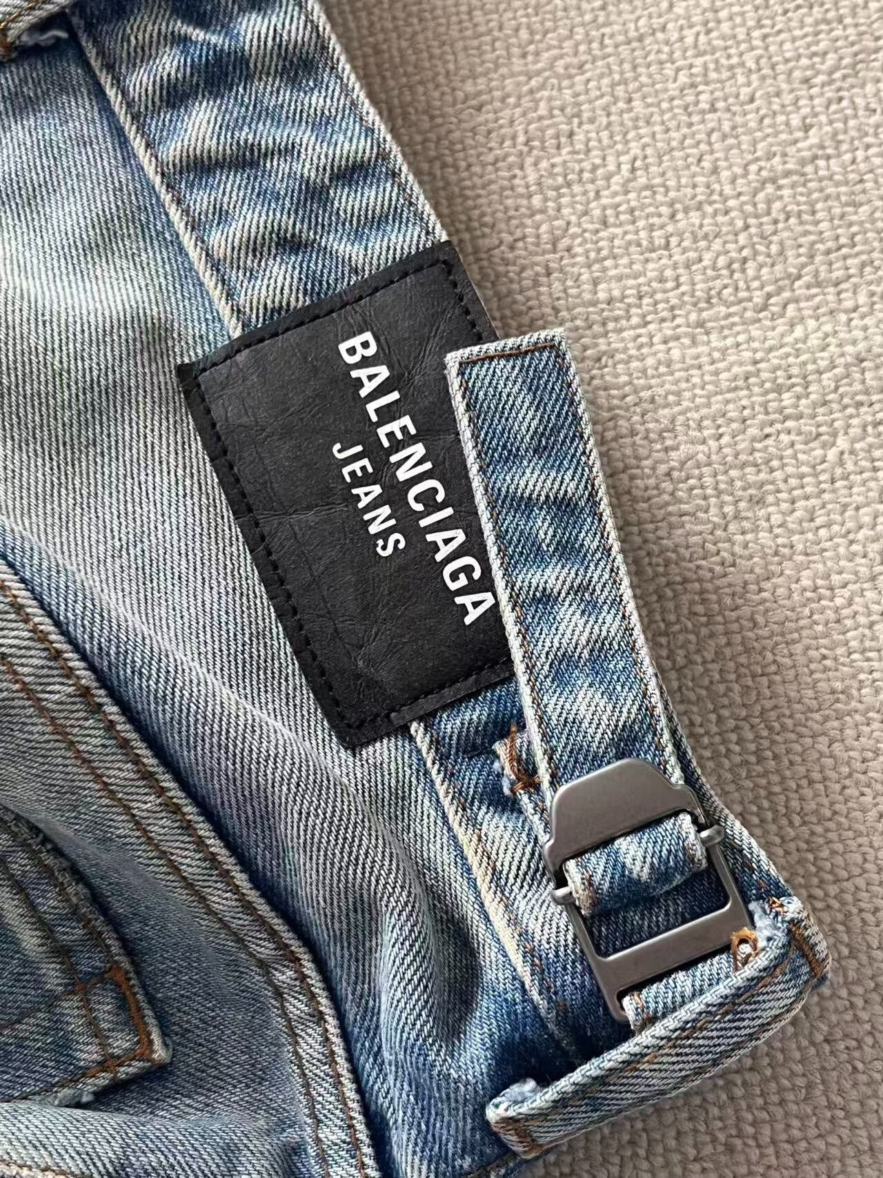 Balenciaga balenciaga skater light blue ripped jeans Size US 32 / EU 48 - 3 Thumbnail