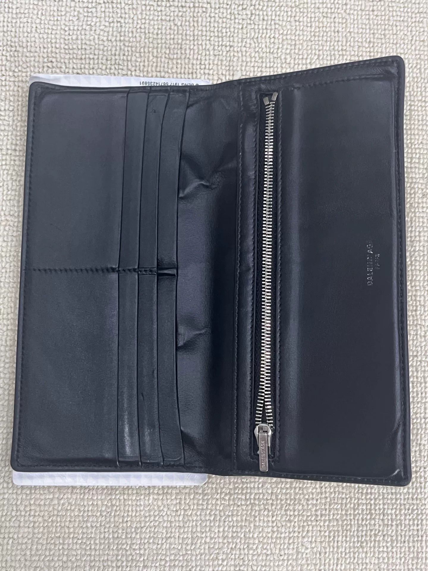 Balenciaga balenciaga passport wallet with embossed logo Size ONE SIZE - 4 Thumbnail