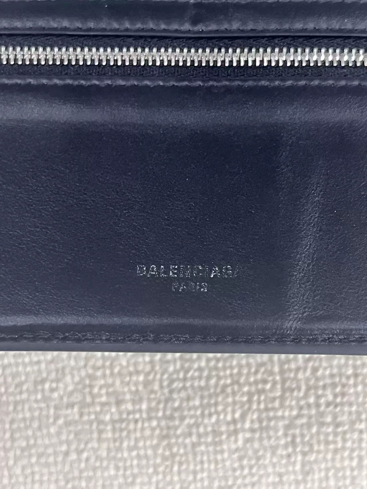 Balenciaga balenciaga passport wallet with embossed logo Size ONE SIZE - 6 Thumbnail