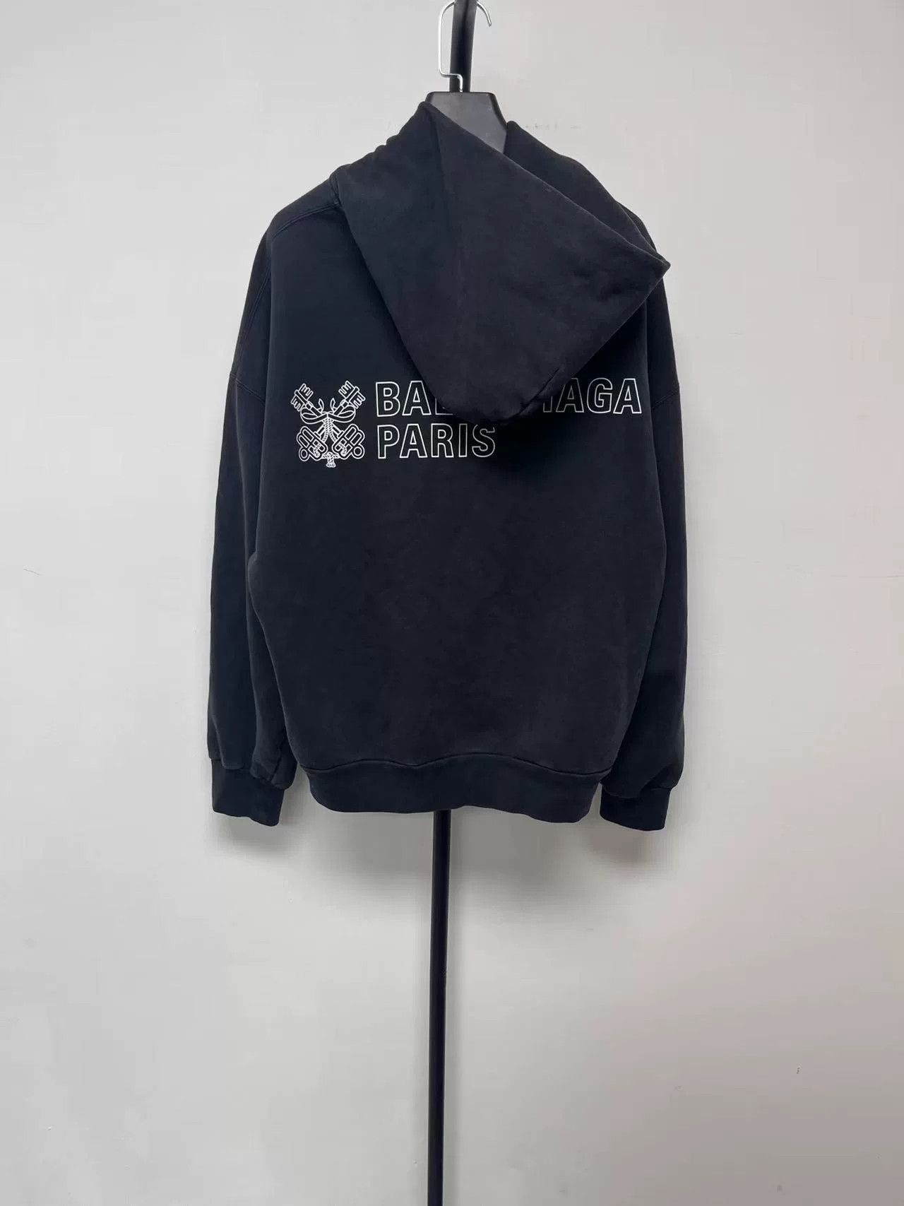 Balenciaga balenciaga logo zip hoodie in black Size US L / EU 52-54 / 3 - 2 Thumbnail