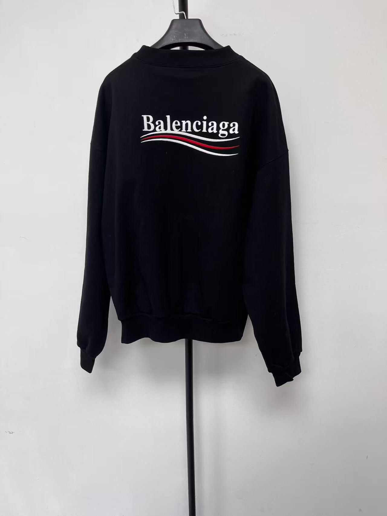 Balenciaga balenciaga embroidered logo black sweatshirt Size US L / EU 52-54 / 3 - 2 Thumbnail