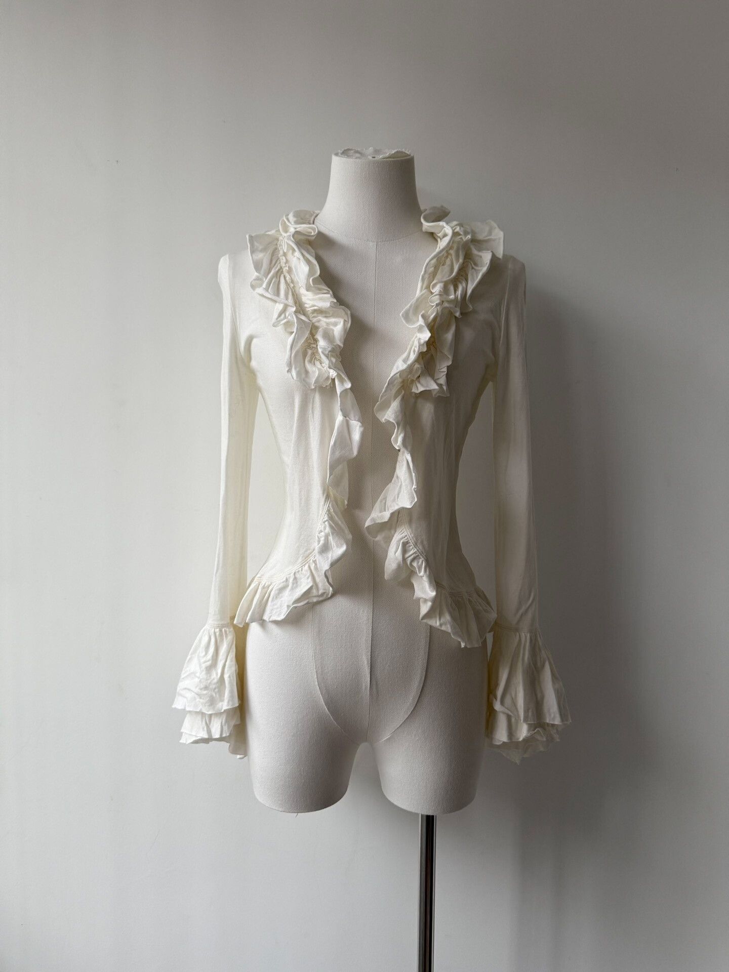 Jean Paul Gaultier Jean Paul Gaultier Ruffled Cream Top Size XS / US 0-2 / IT 36-38 - 9 Thumbnail