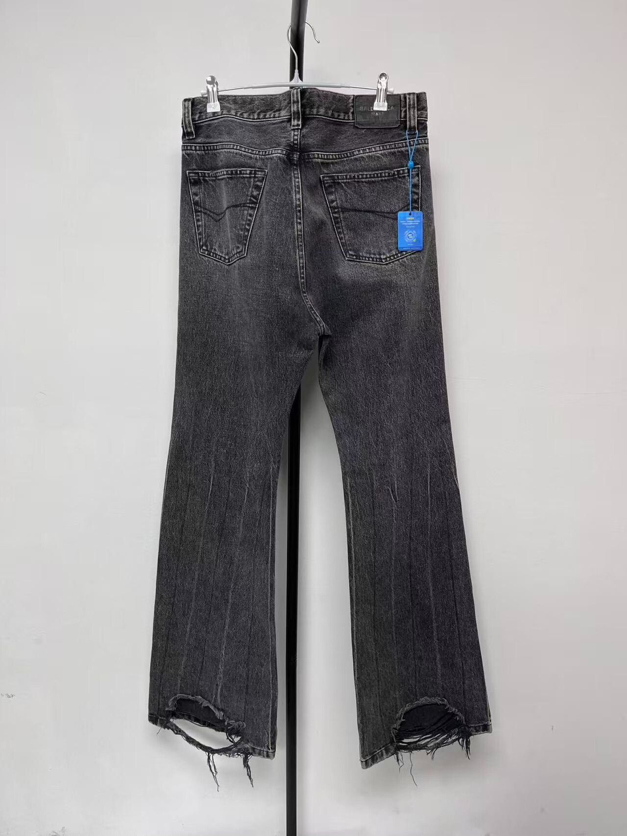 Balenciaga Balenciaga Black Flared Jeans for Men Size US 26 / EU 42 - 2 Thumbnail