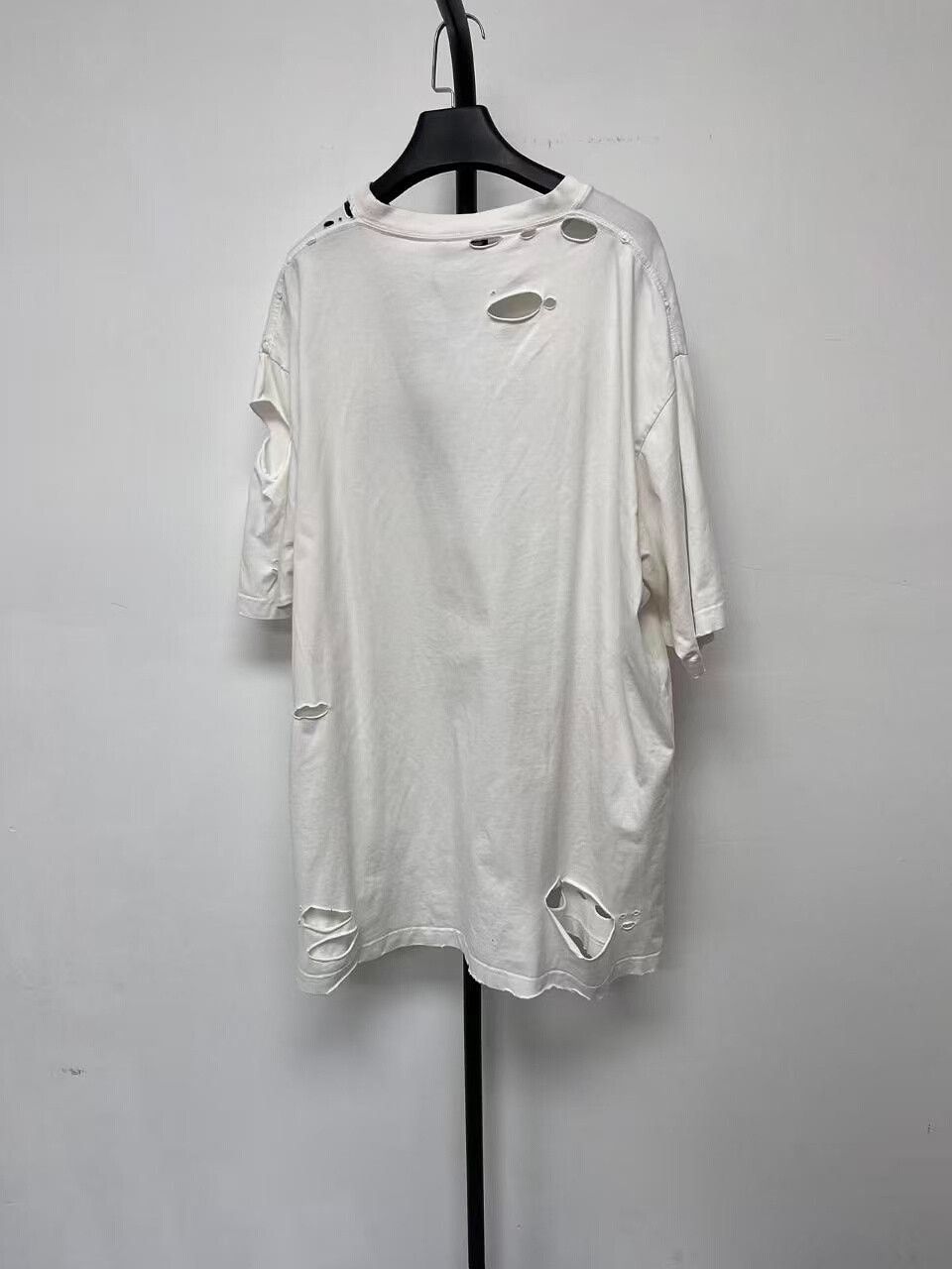 Balenciaga balenciaga destroyed white oversized tee Size S / US 4 / IT 40 - 2 Thumbnail