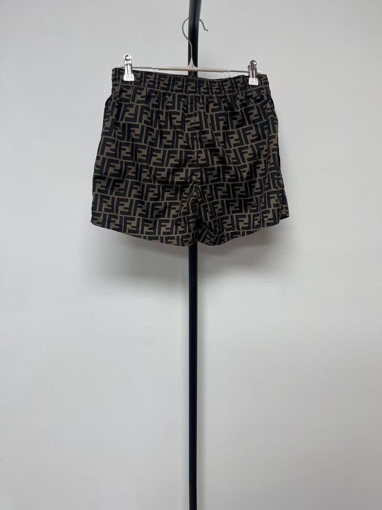 Fendi fendi logo print casual shorts for men Size US 28 / EU 44 - 2 Thumbnail