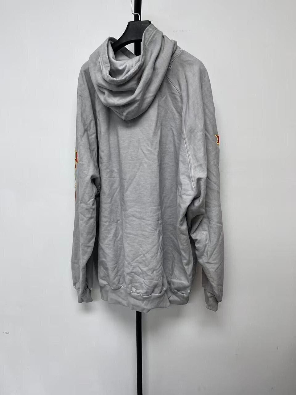 Balenciaga balenciaga gray logo print hoodie for men Size US L / EU 52-54 / 3 - 2 Thumbnail