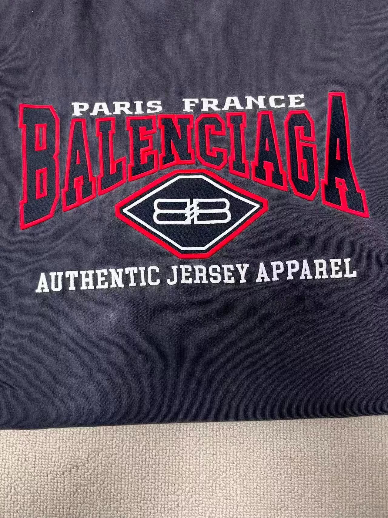 Balenciaga Balenciaga Vintage Batman Logo Short Sleeve T-Shirt Size US M / EU 48-50 / 2 - 3 Thumbnail