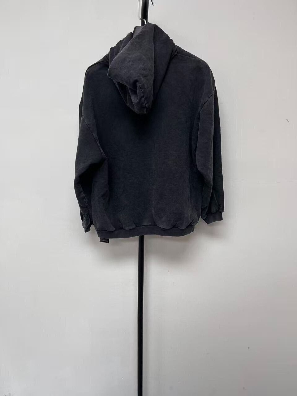 Balenciaga Balenciaga Logo Hoodie in Dark Gray Size S / US 4 / IT 40 - 2 Thumbnail