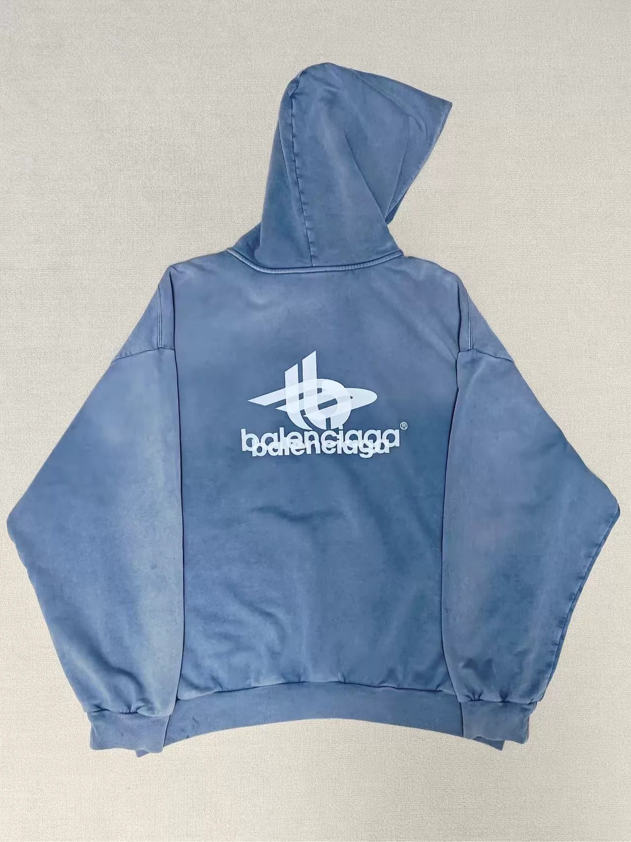 Balenciaga balenciaga blue washed oversized hoodie Size US XXS / EU 40 - 2 Thumbnail