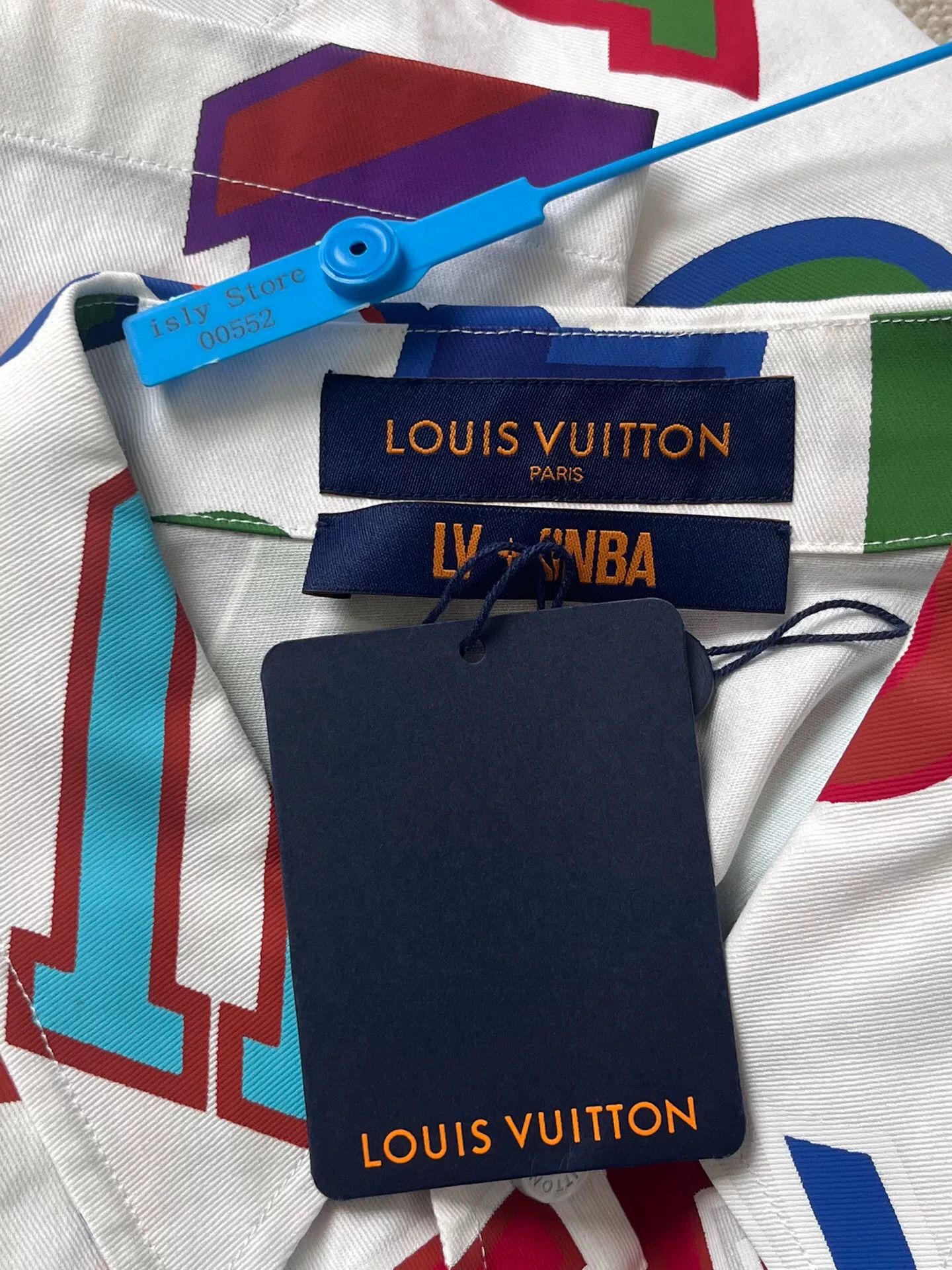 Louis Vuitton louis vuitton x nba short sleeve shirt Size US S / EU 44-46 / 1 - 4 Thumbnail