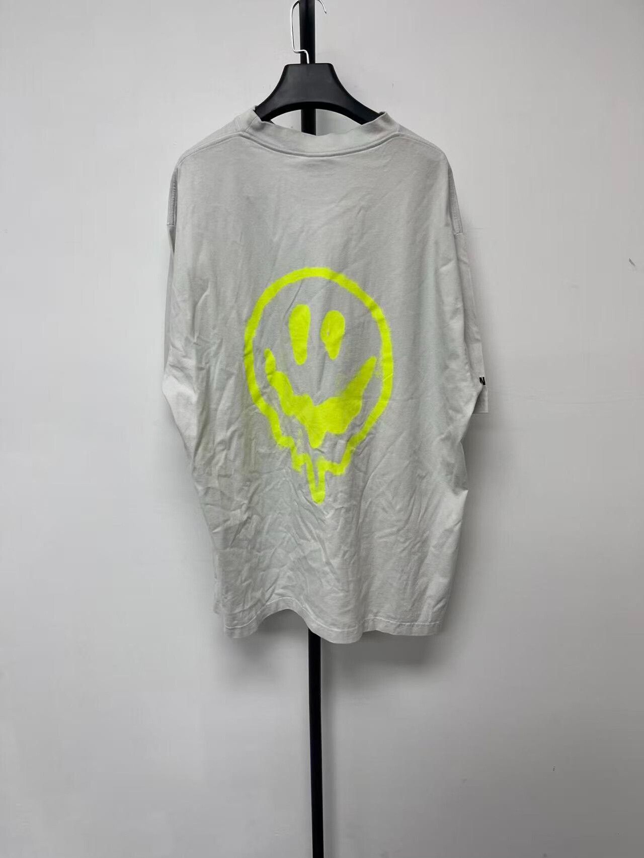 Balenciaga balenciaga summer collection smiley t-shirt Size US L / EU 52-54 / 3 - 2 Thumbnail