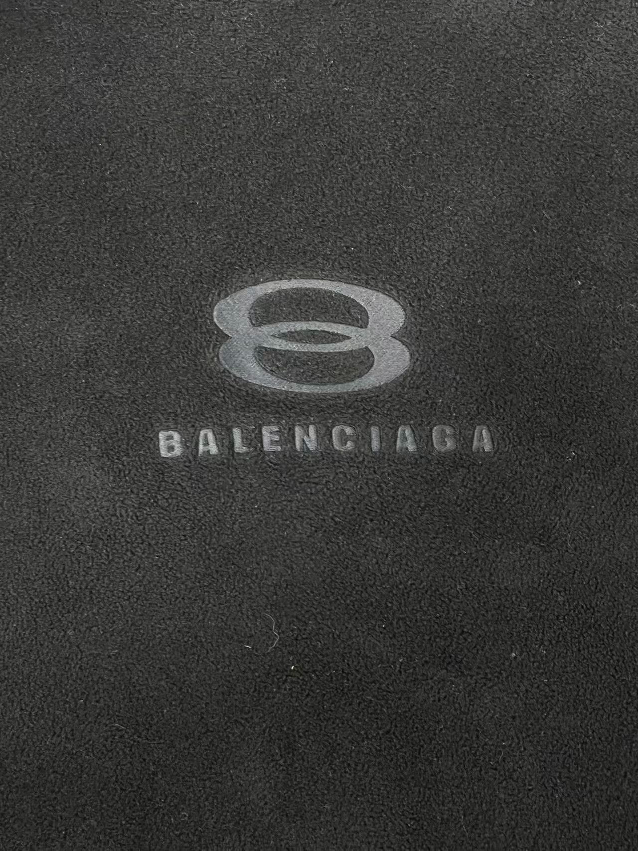 Balenciaga balenciaga black embroidered logo sweatshirt men Size US S / EU 44-46 / 1 - 3 Thumbnail