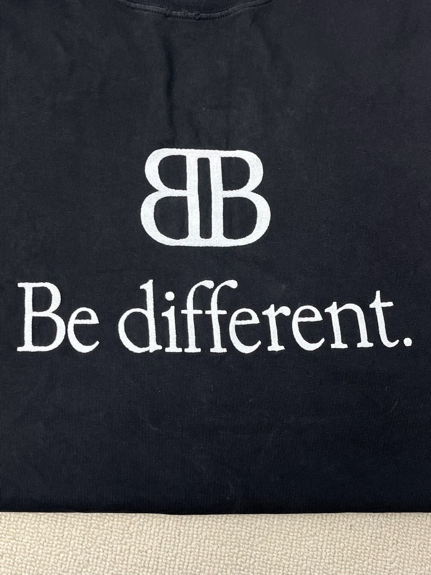 Balenciaga balenciaga be different logo embroidered t-shirt Size US XS / EU 42 / 0 - 3 Thumbnail