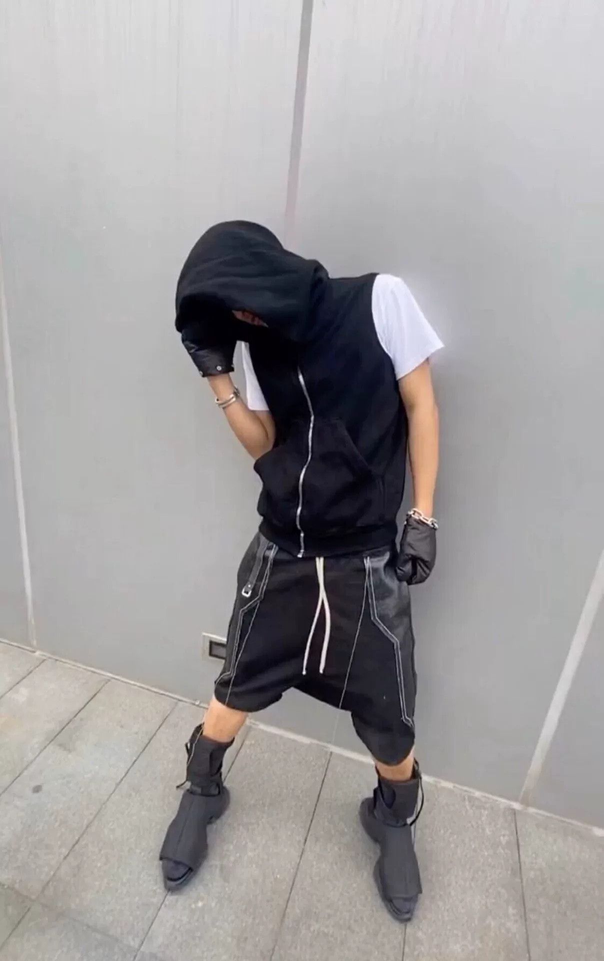 Rick Owens Drkshdw Rick Owens DRKSHDW Black Hooded Vest Size US L / EU 52-54 / 3 - 6 Thumbnail