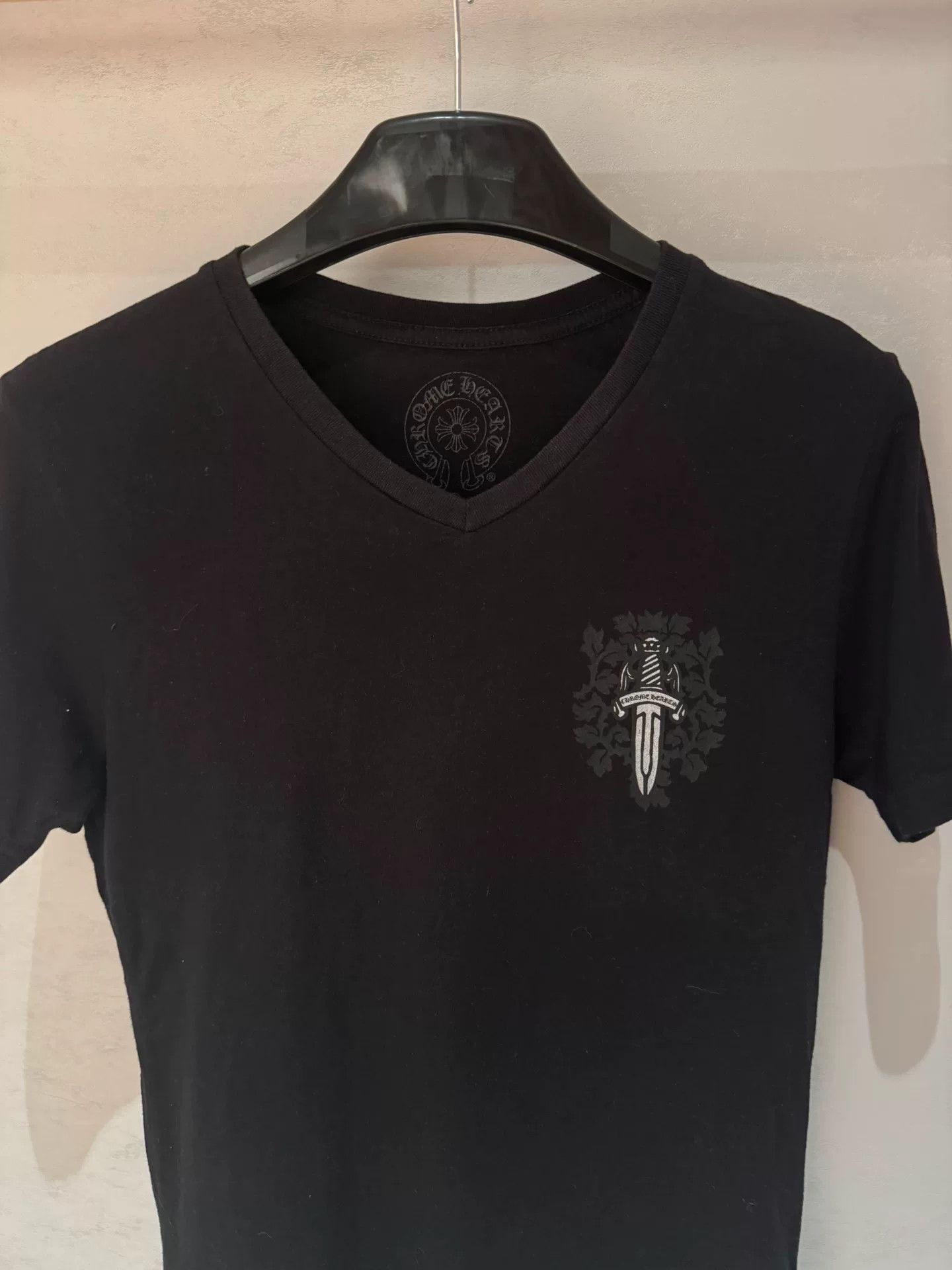 Chrome Hearts chrome hearts black v-neck graphic t-shirt Size US S / EU 44-46 / 1 - 3 Thumbnail