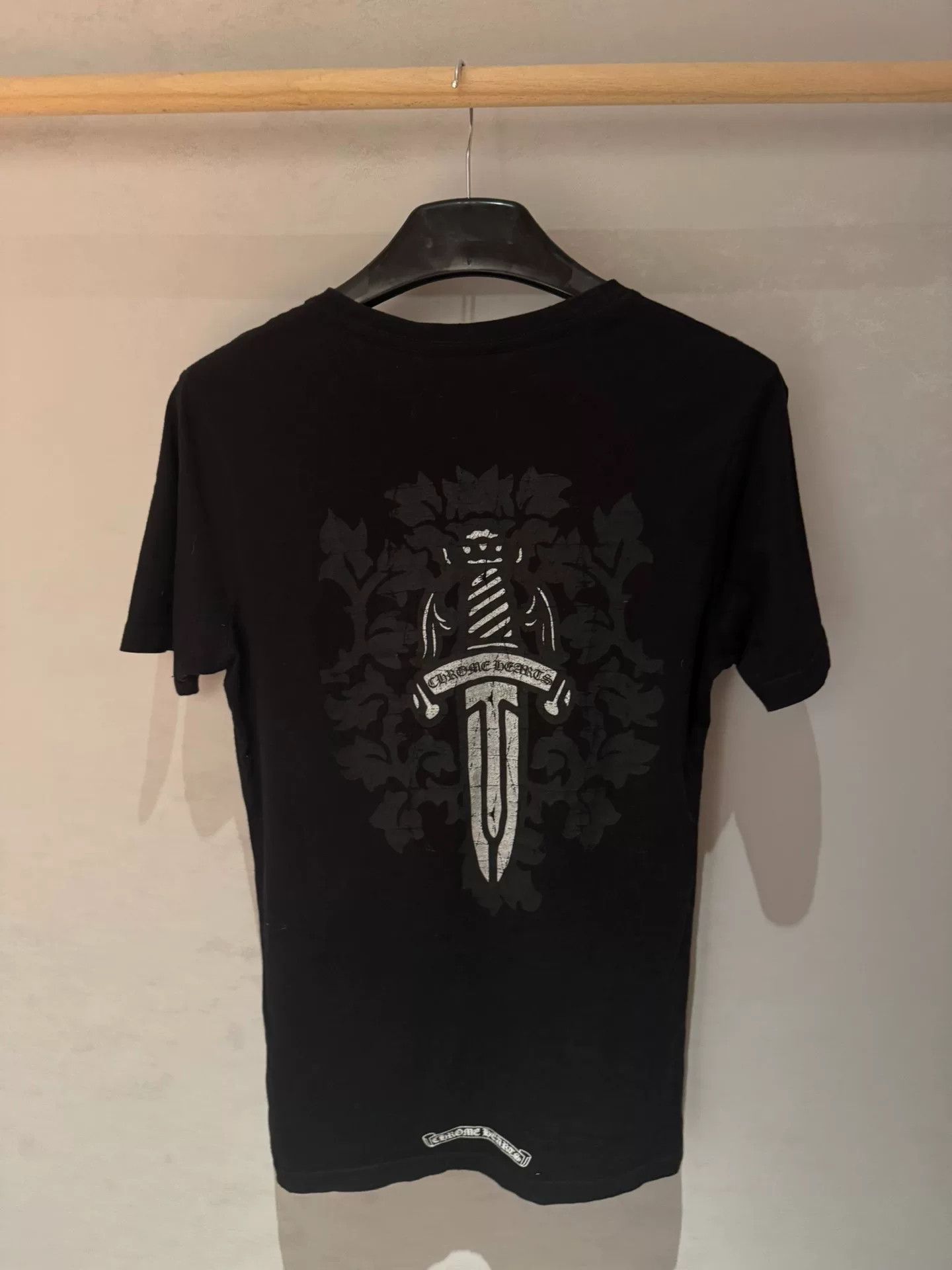 Chrome Hearts chrome hearts black v-neck graphic t-shirt Size US S / EU 44-46 / 1 - 2 Thumbnail