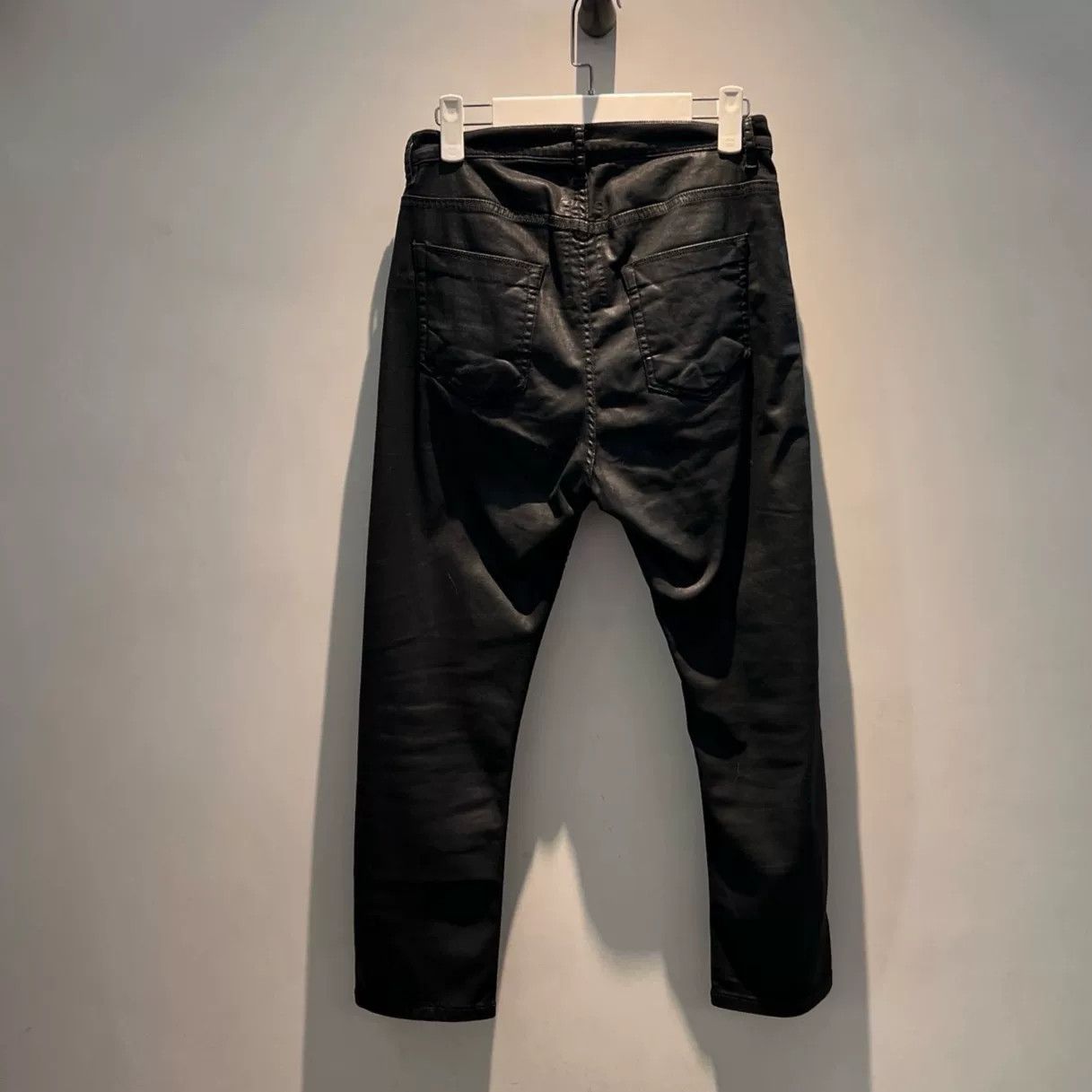 Rick Owens rick owens tapered waxed black pants Size US 30 / EU 46 - 2 Thumbnail