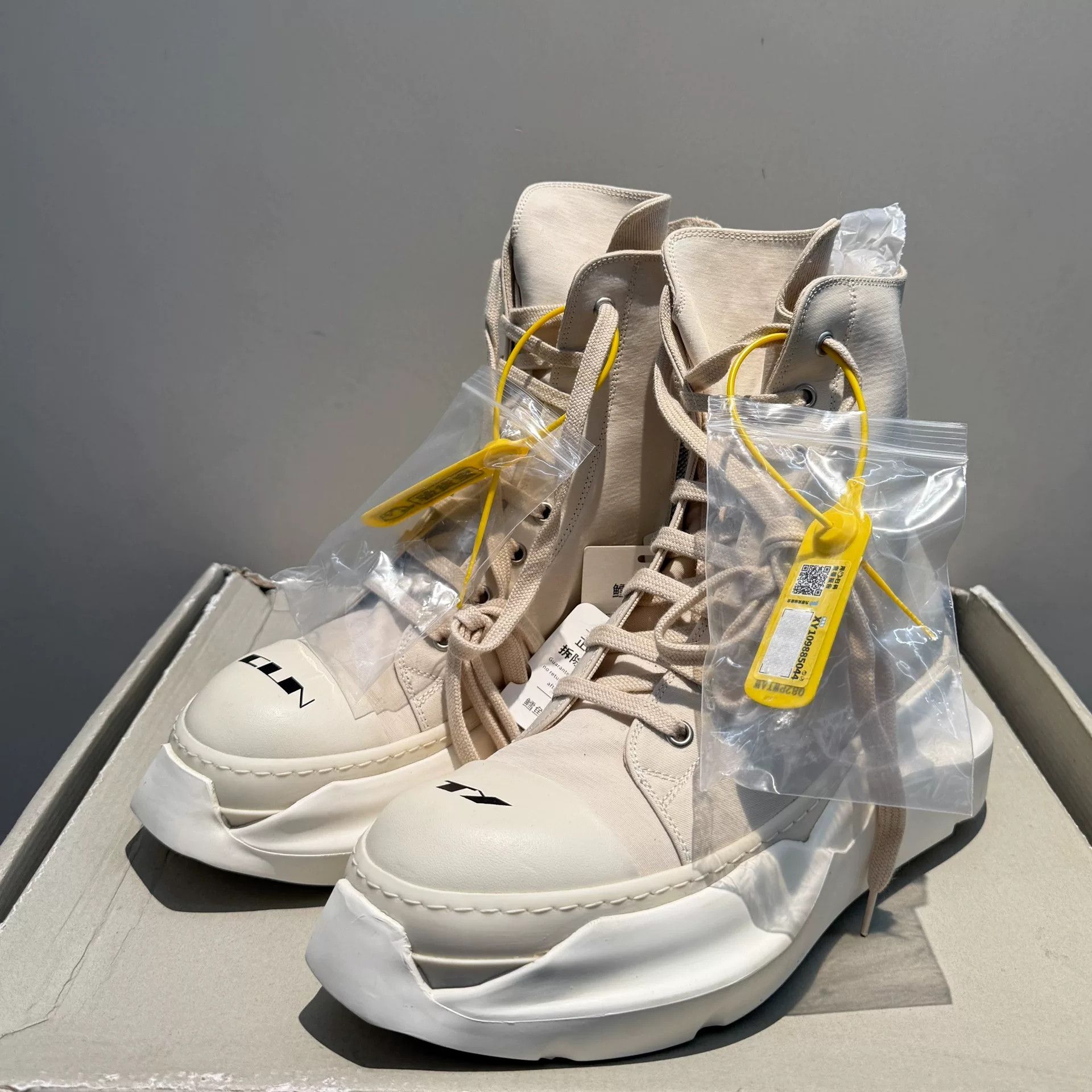 Rick Owens Drkshdw rick owens drkshdw beige high-top tank boots Size US 7.5 / EU 40-41 - 2 Thumbnail