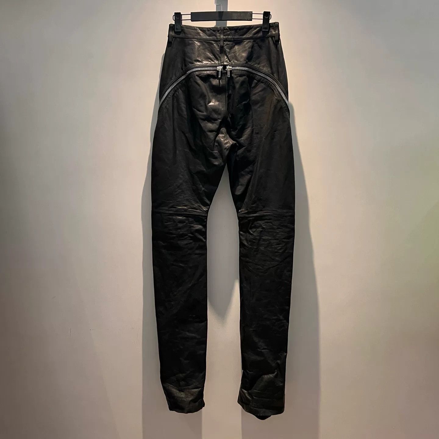 Rick Owens rick owens banana pants in black leather Size US 27 - 2 Thumbnail